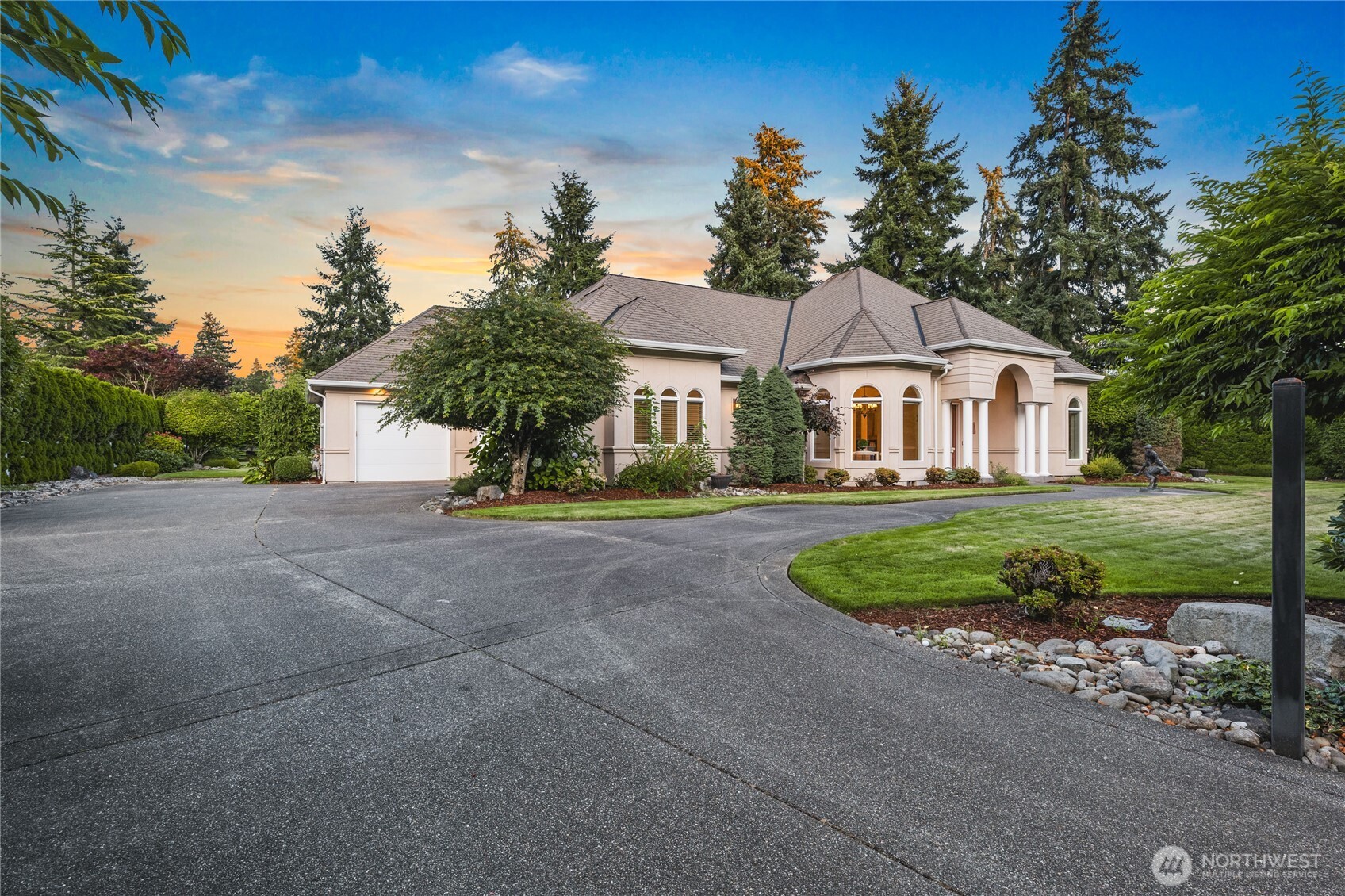 128 Country Club Circle SW, Lakewood, WA 98498