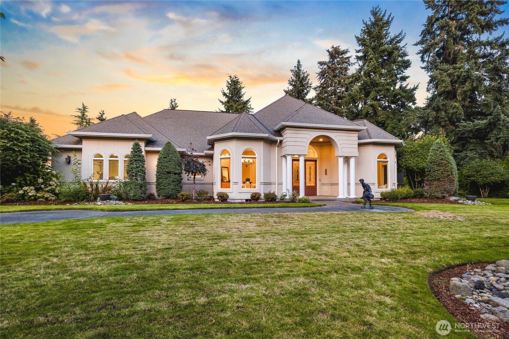 128 Country Club Circle SW, Lakewood, WA 98498