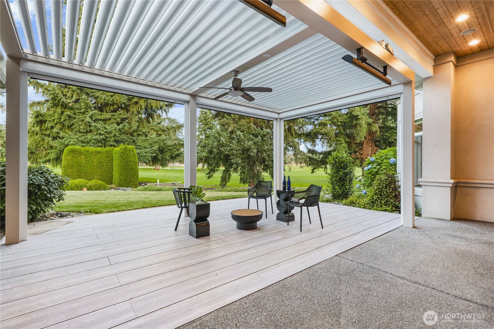 128 Country Club Circle SW, Lakewood, WA 98498