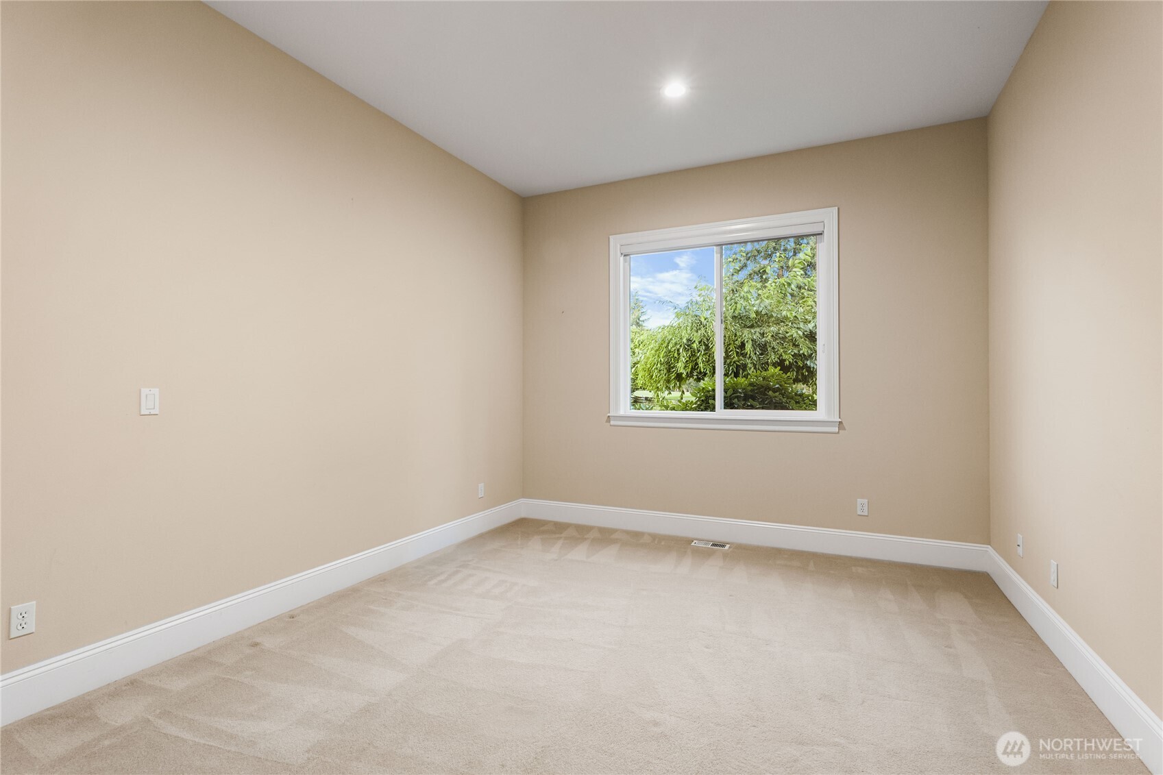 128 Country Club Circle SW, Lakewood, WA 98498