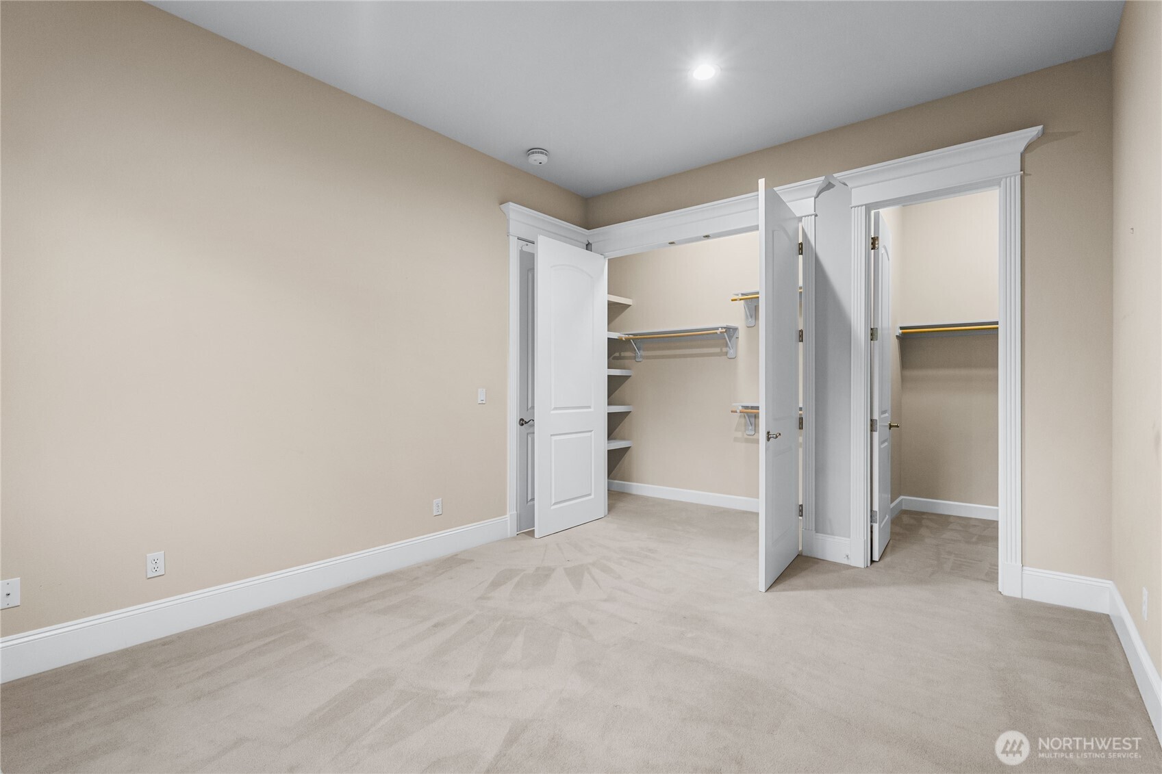 128 Country Club Circle SW, Lakewood, WA 98498