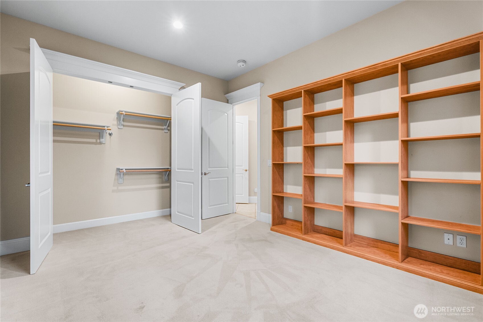 128 Country Club Circle SW, Lakewood, WA 98498