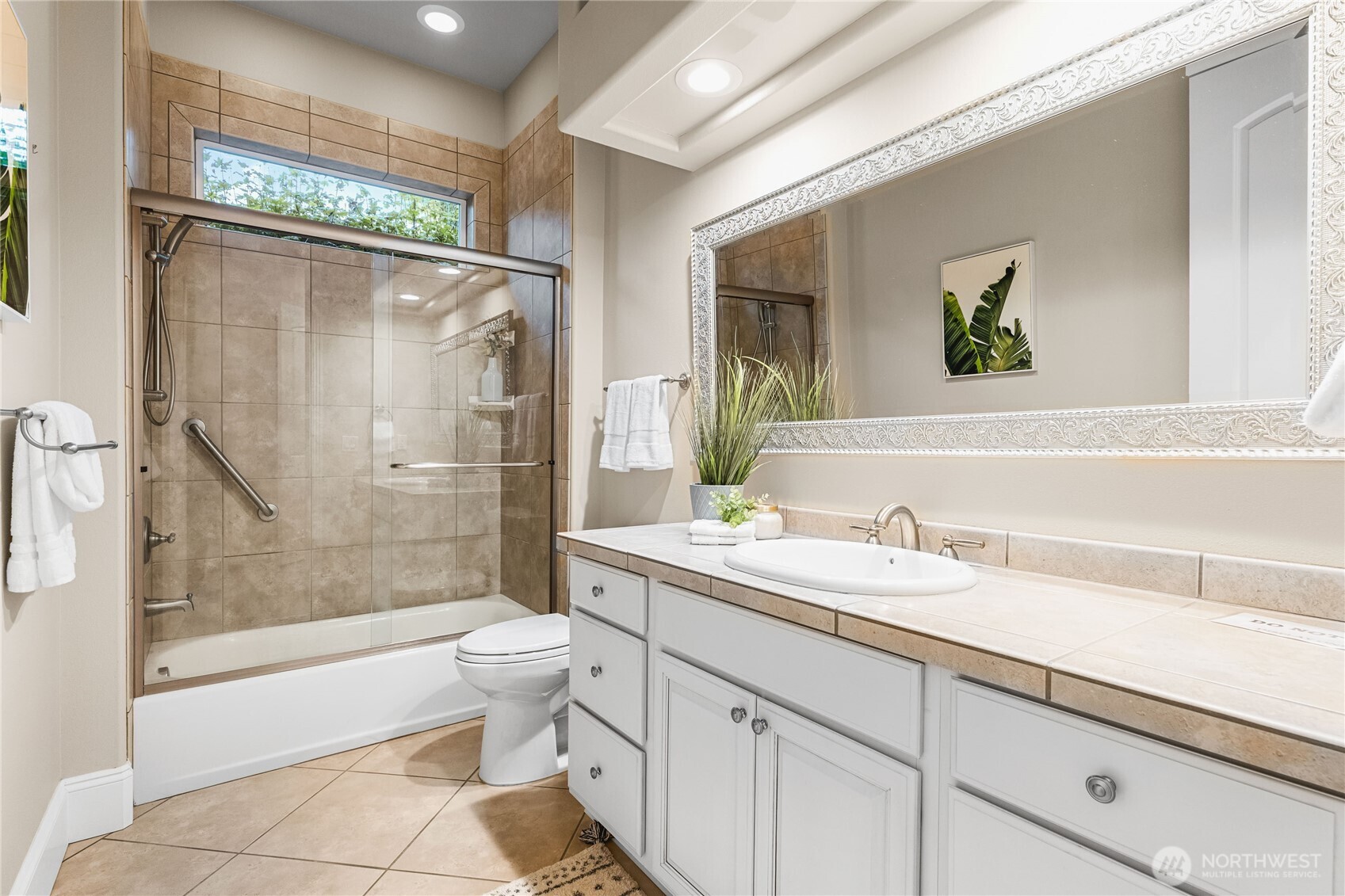 128 Country Club Circle SW, Lakewood, WA 98498