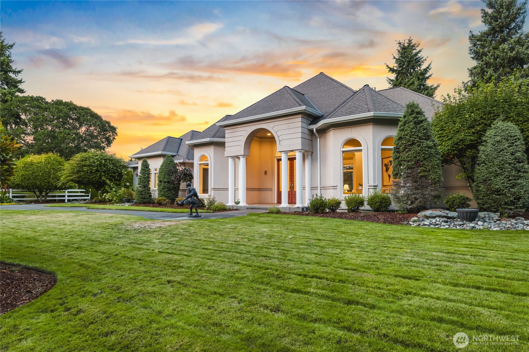 128 Country Club Circle SW, Lakewood, WA 98498