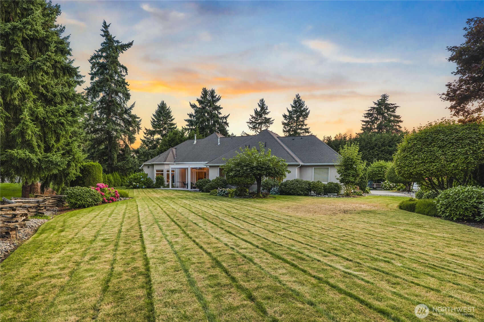 128 Country Club Circle SW, Lakewood, WA 98498