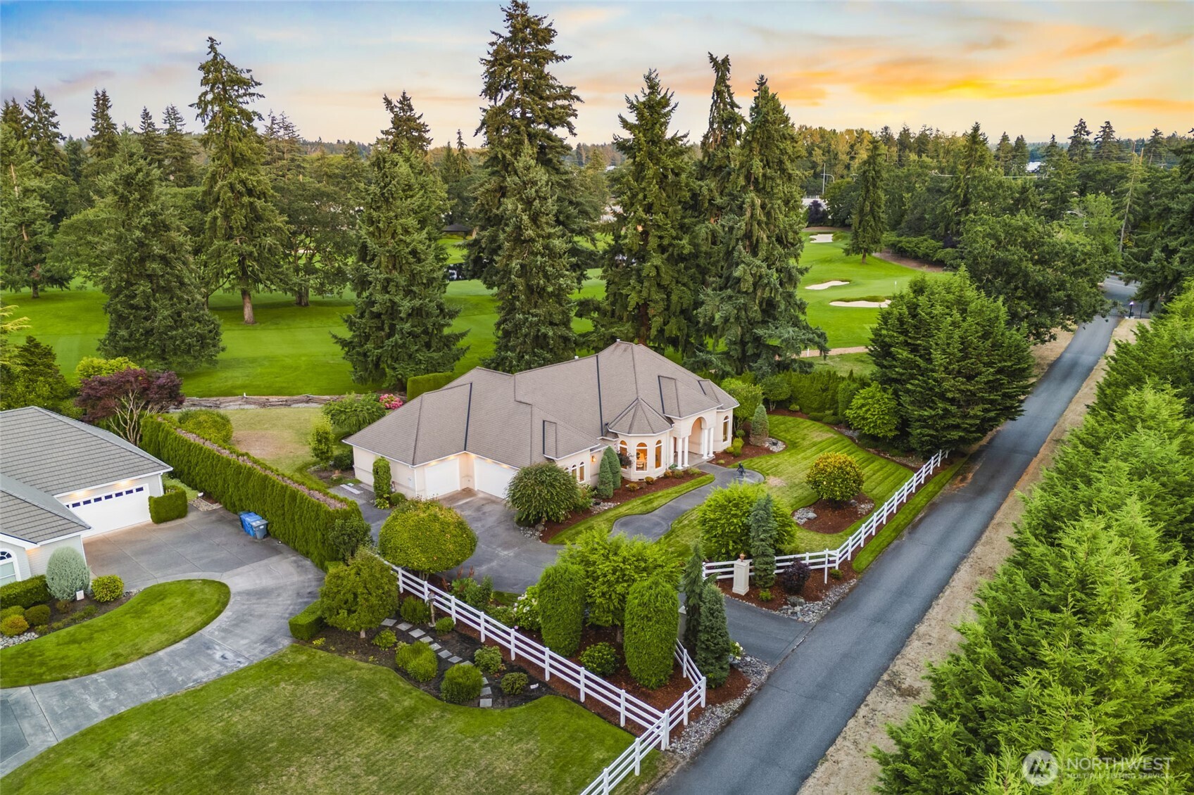 128 Country Club Circle SW, Lakewood, WA 98498