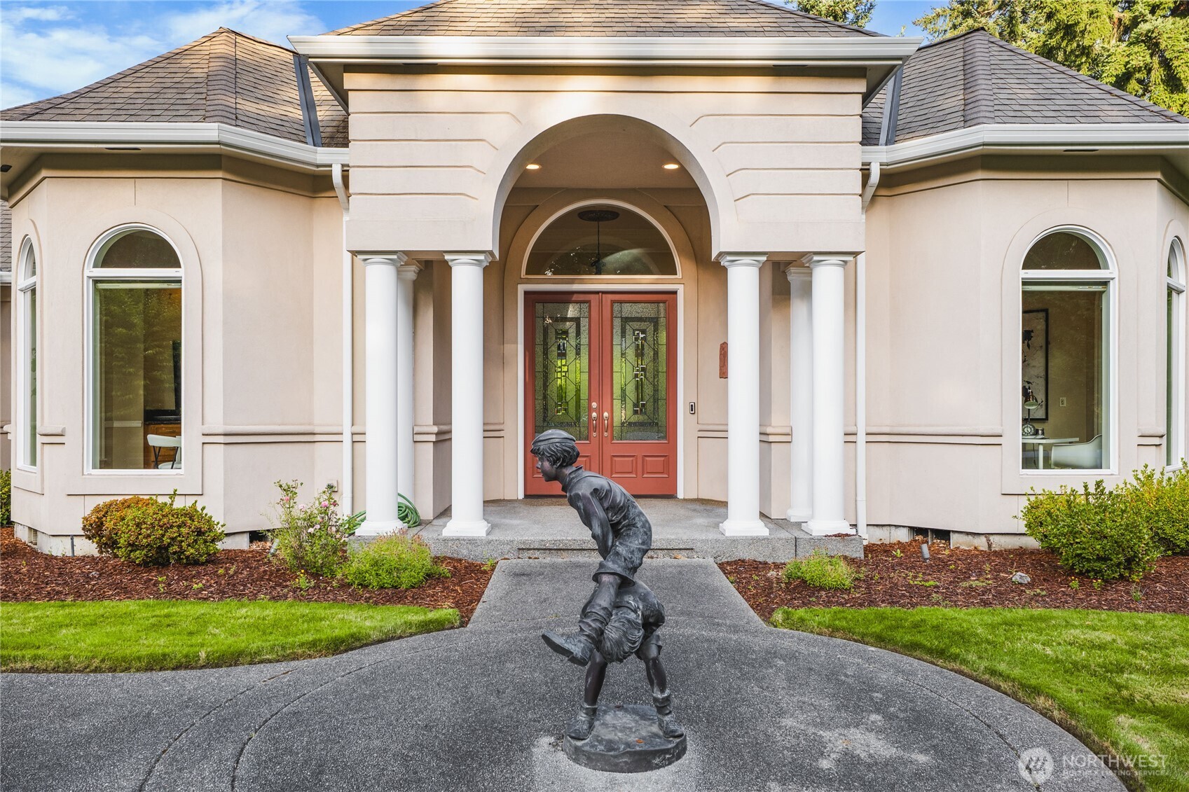 128 Country Club Circle SW, Lakewood, WA 98498