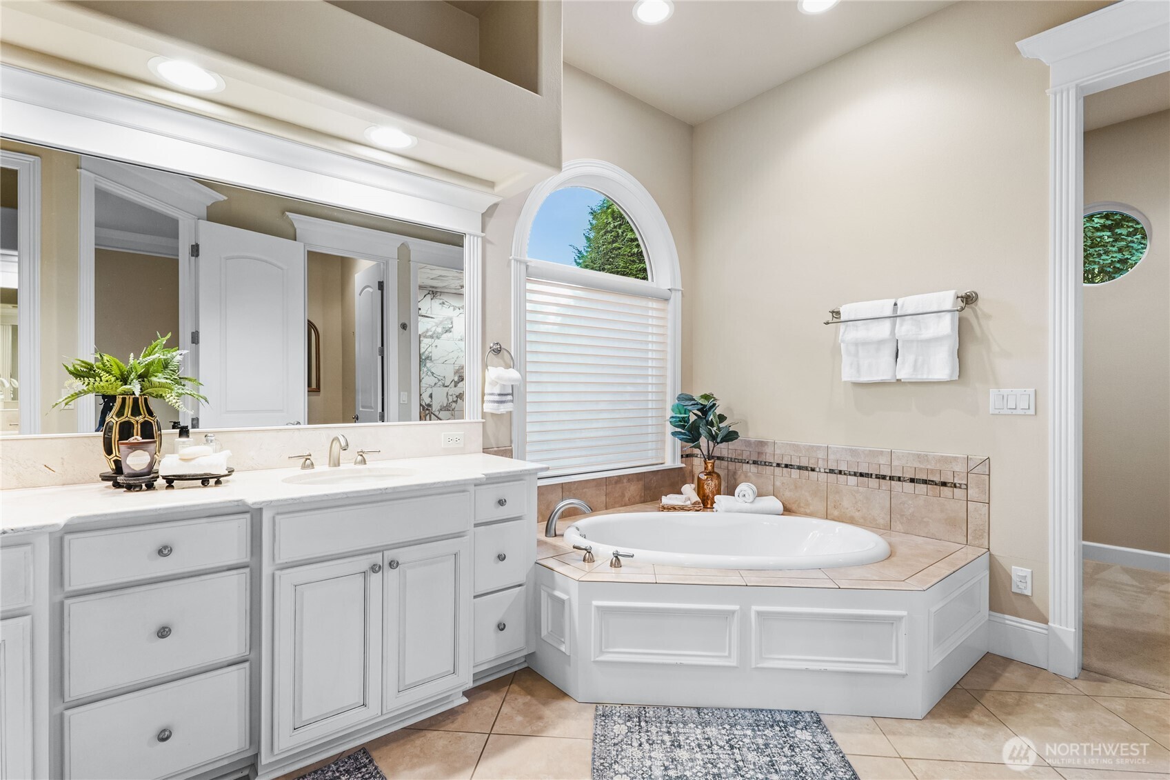 128 Country Club Circle SW, Lakewood, WA 98498