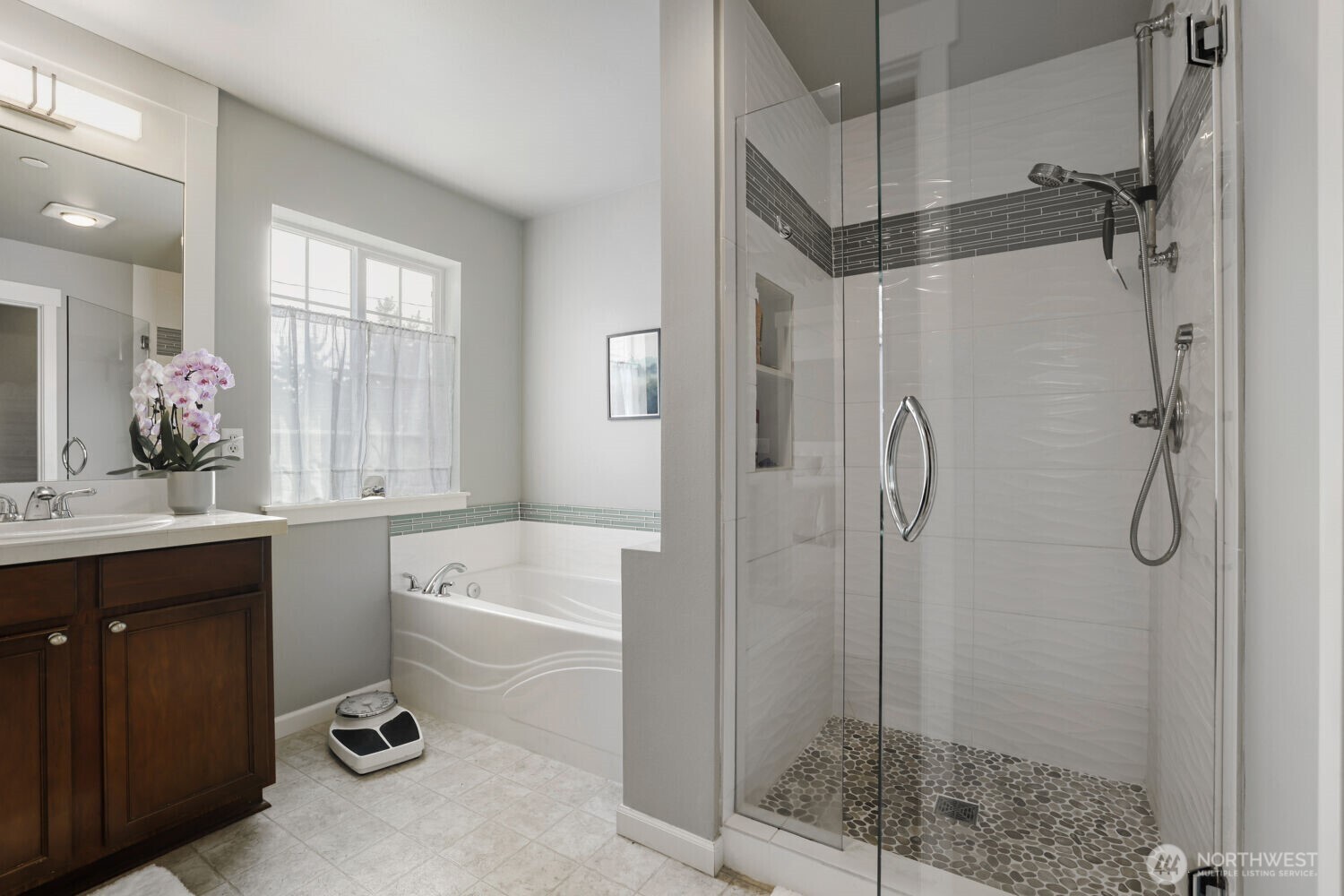 18705 101st Avenue NE #3, Bothell, WA 98011