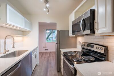 12230 SE 60th Street #34, Bellevue, WA 98006 - Photo 9