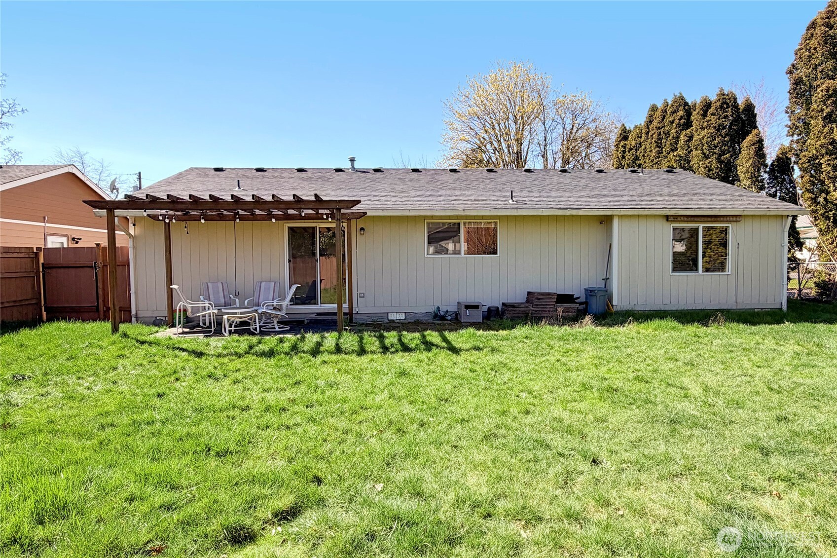 762 2nd Street , Woodland, WA 98674