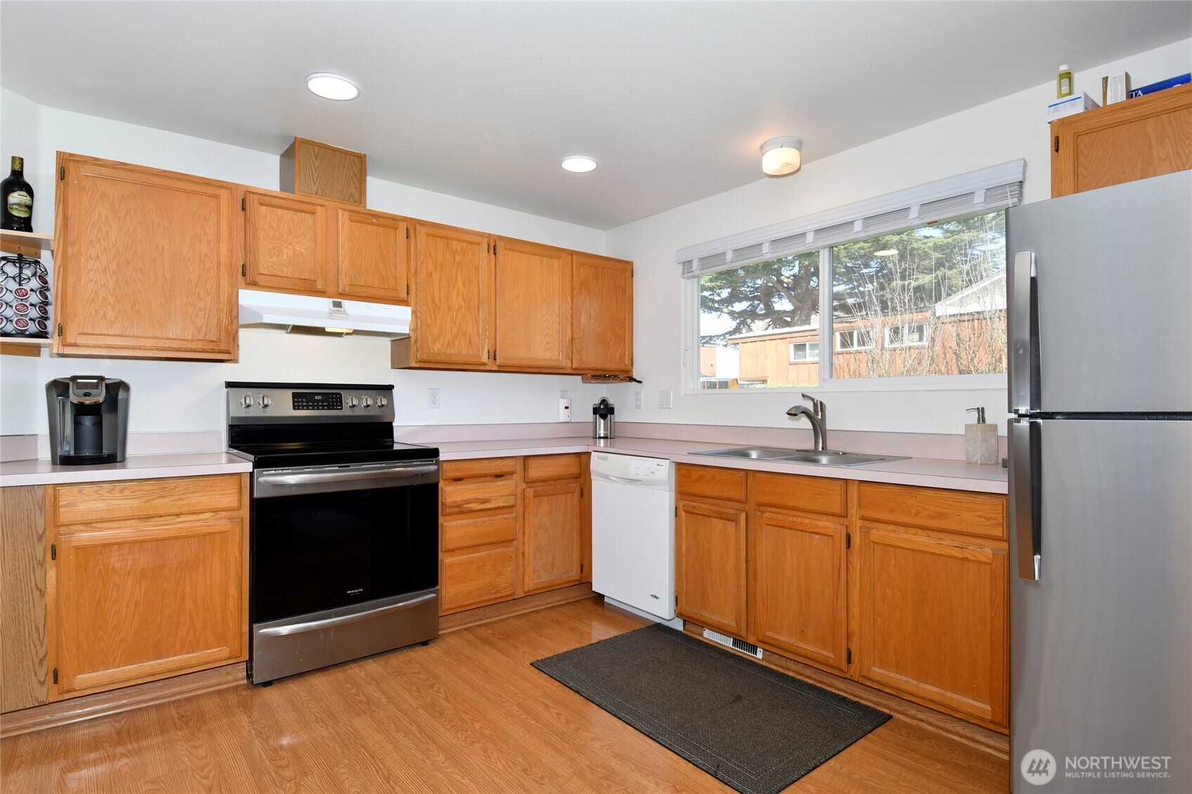 762 2nd Street , Woodland, WA 98674