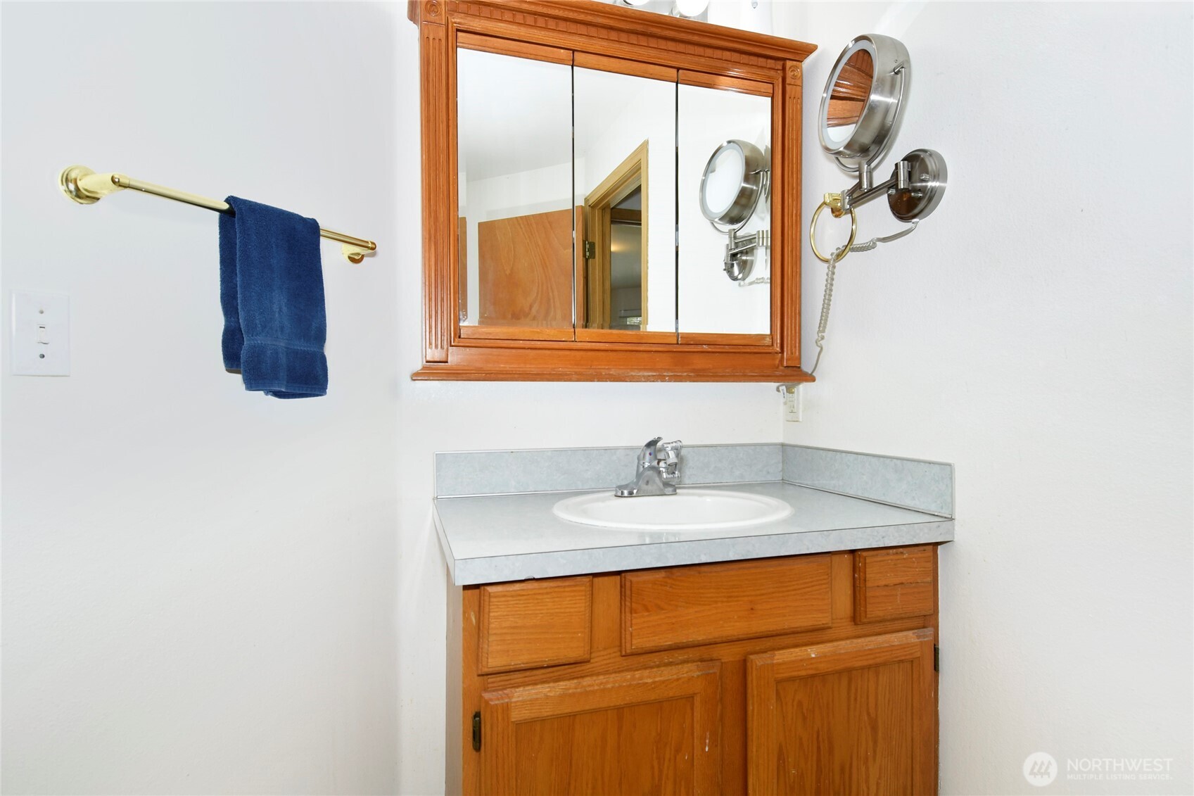 762 2nd Street , Woodland, WA 98674