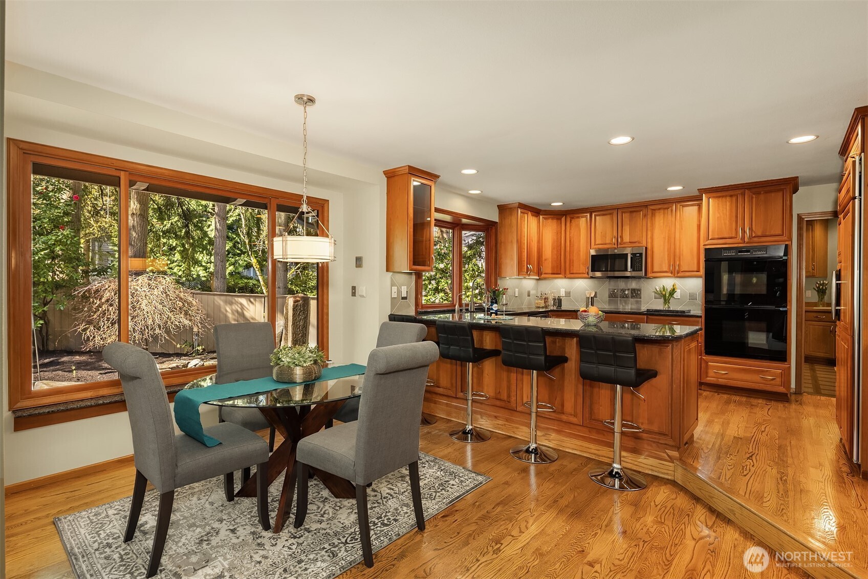 635 Kalmia Ct NW, Issaquah, WA 98027