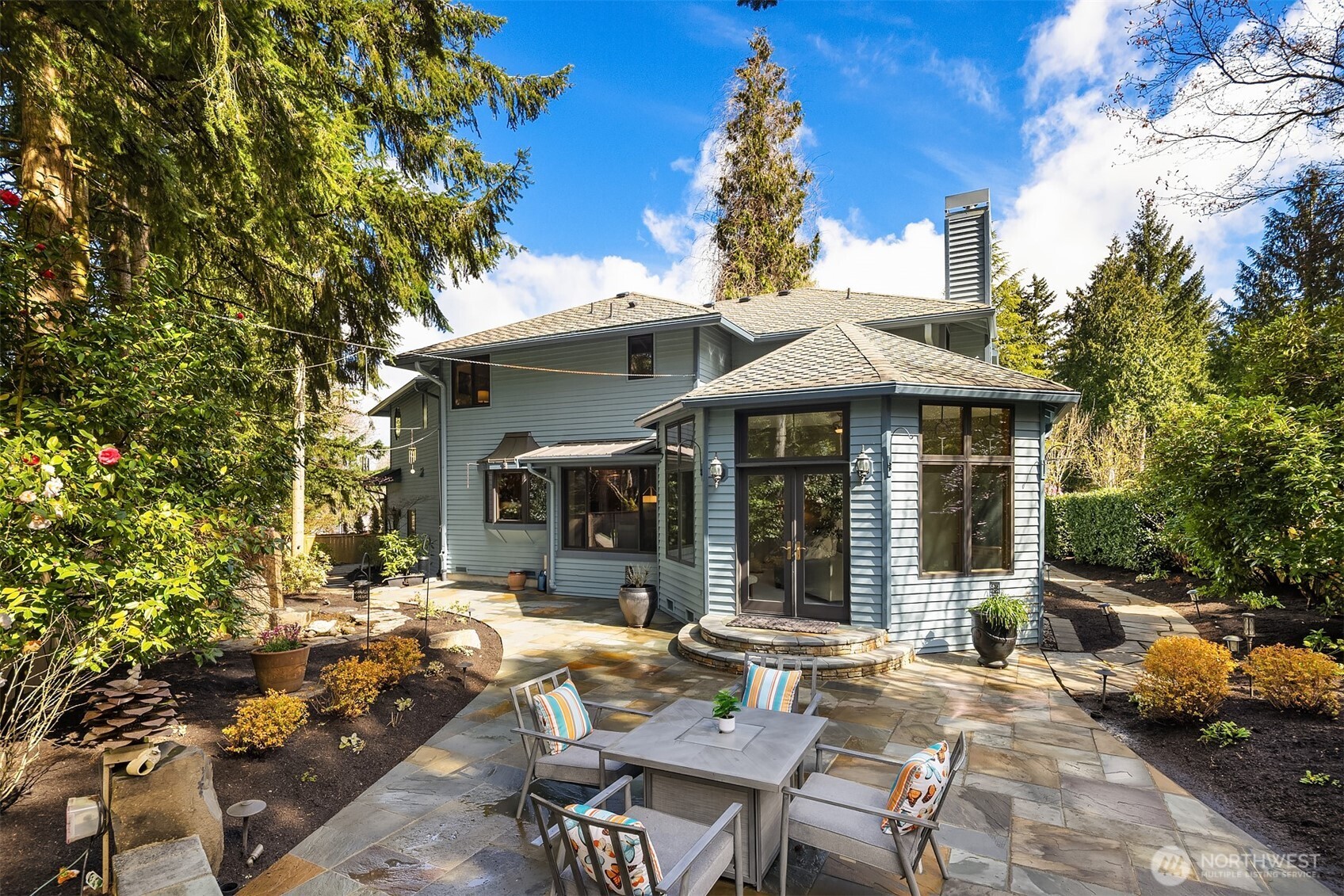 635 Kalmia Ct NW, Issaquah, WA 98027