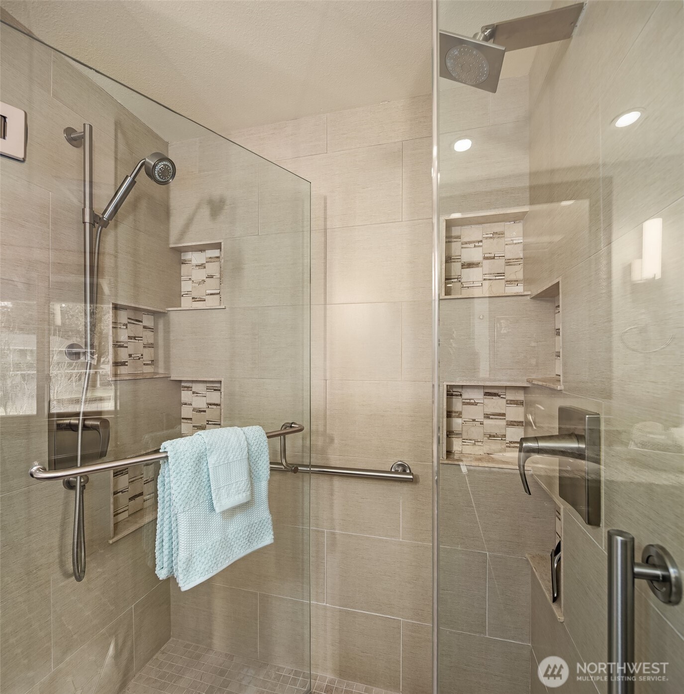 635 Kalmia Ct NW, Issaquah, WA 98027