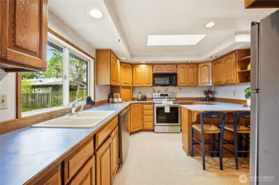 1409 N 135th Pl , Seattle, WA 98133 - Photo 11