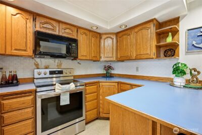 1409 N 135th Pl , Seattle, WA 98133 - Photo 12