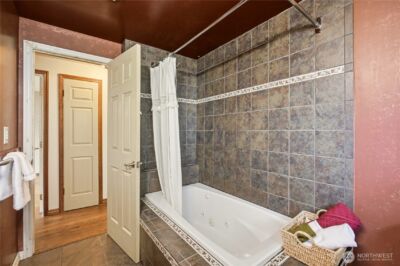 1409 N 135th Pl , Seattle, WA 98133 - Photo 18