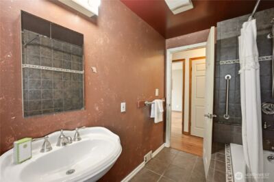 1409 N 135th Pl , Seattle, WA 98133 - Photo 19