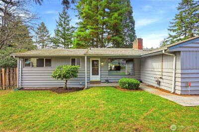 1409 N 135th Pl , Seattle, WA 98133 - Photo 2