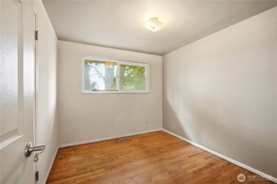 1409 N 135th Pl , Seattle, WA 98133 - Photo 23
