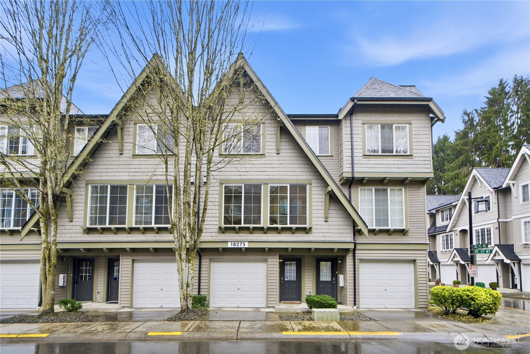 18275 NE 97th Way #103, Redmond, WA 98052