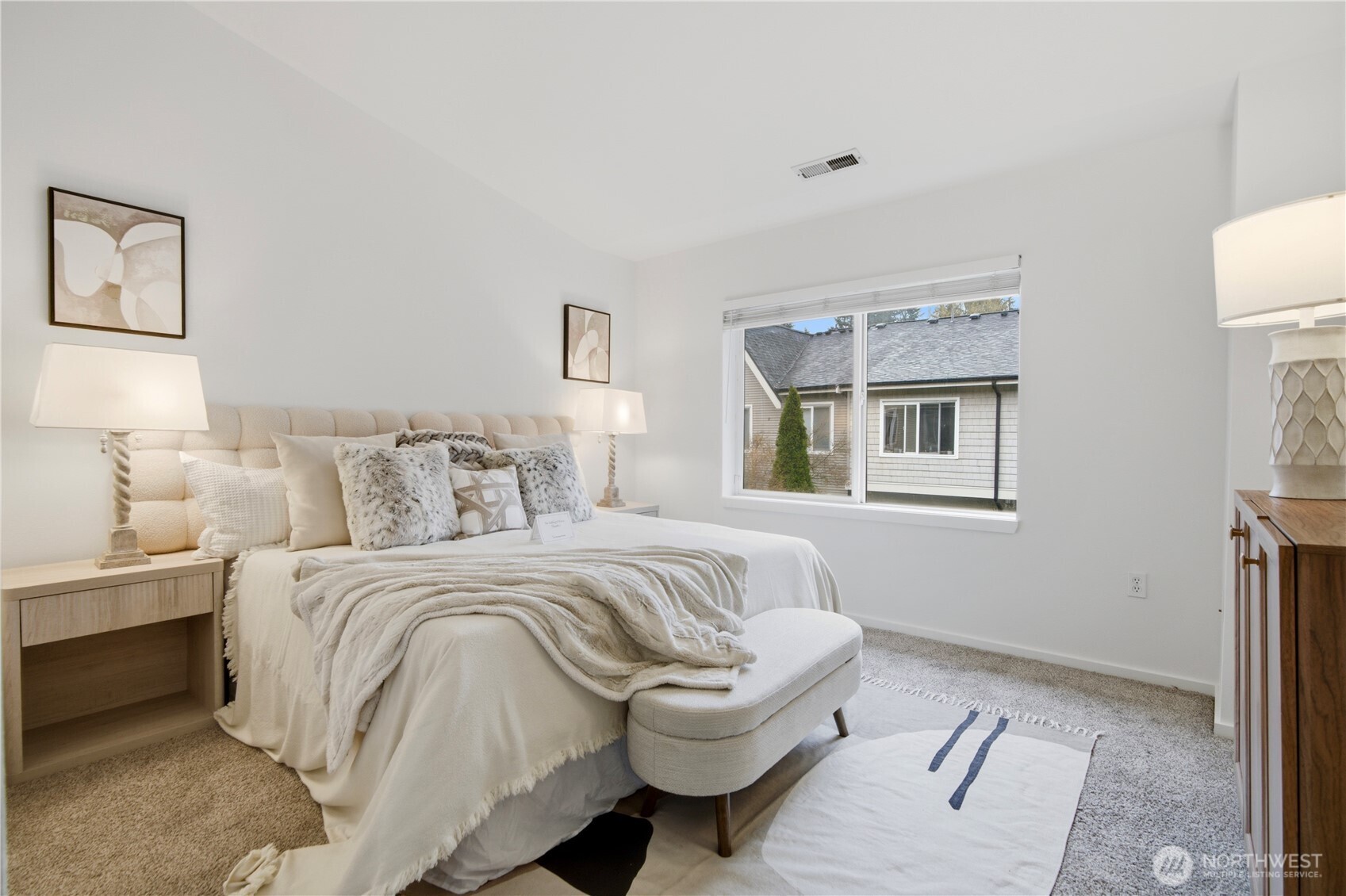 18275 NE 97th Way #103, Redmond, WA 98052