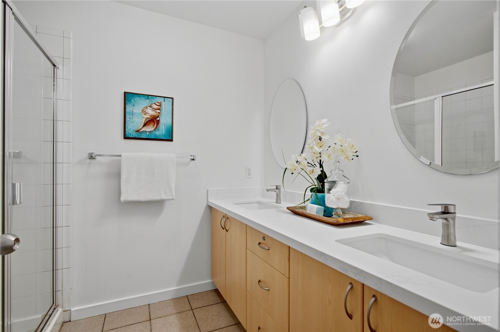 18275 NE 97th Way #103, Redmond, WA 98052