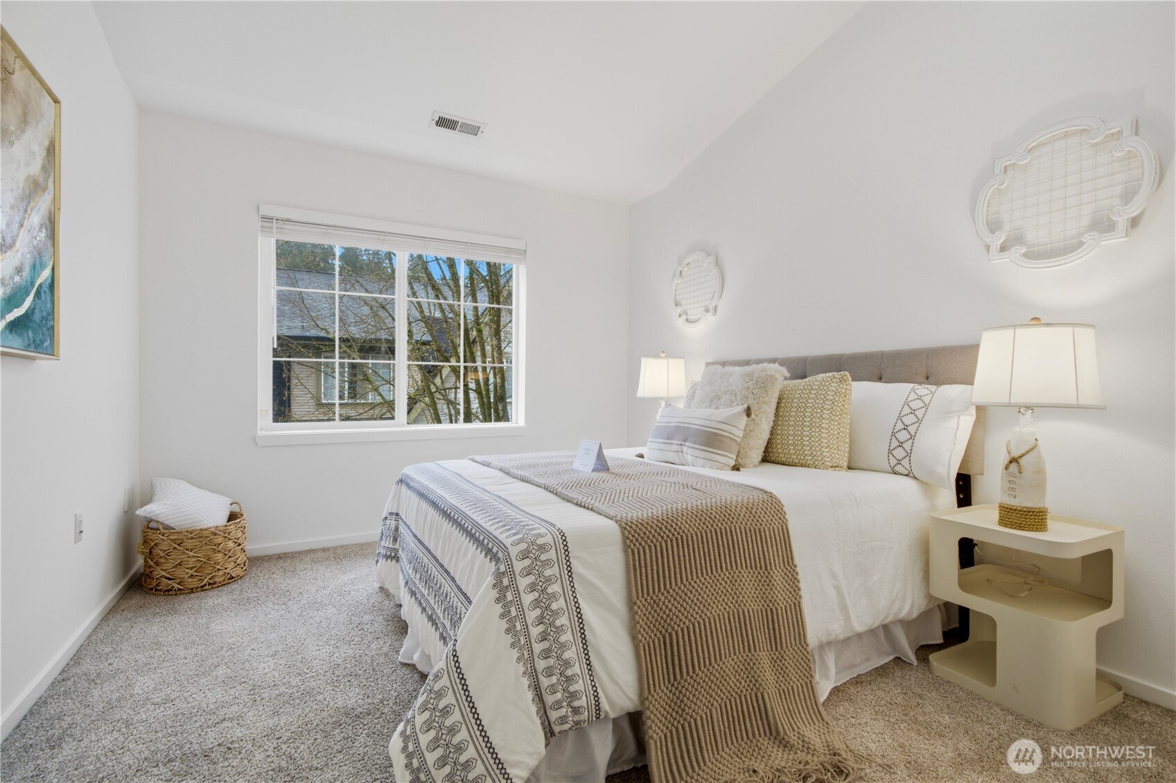 18275 NE 97th Way #103, Redmond, WA 98052