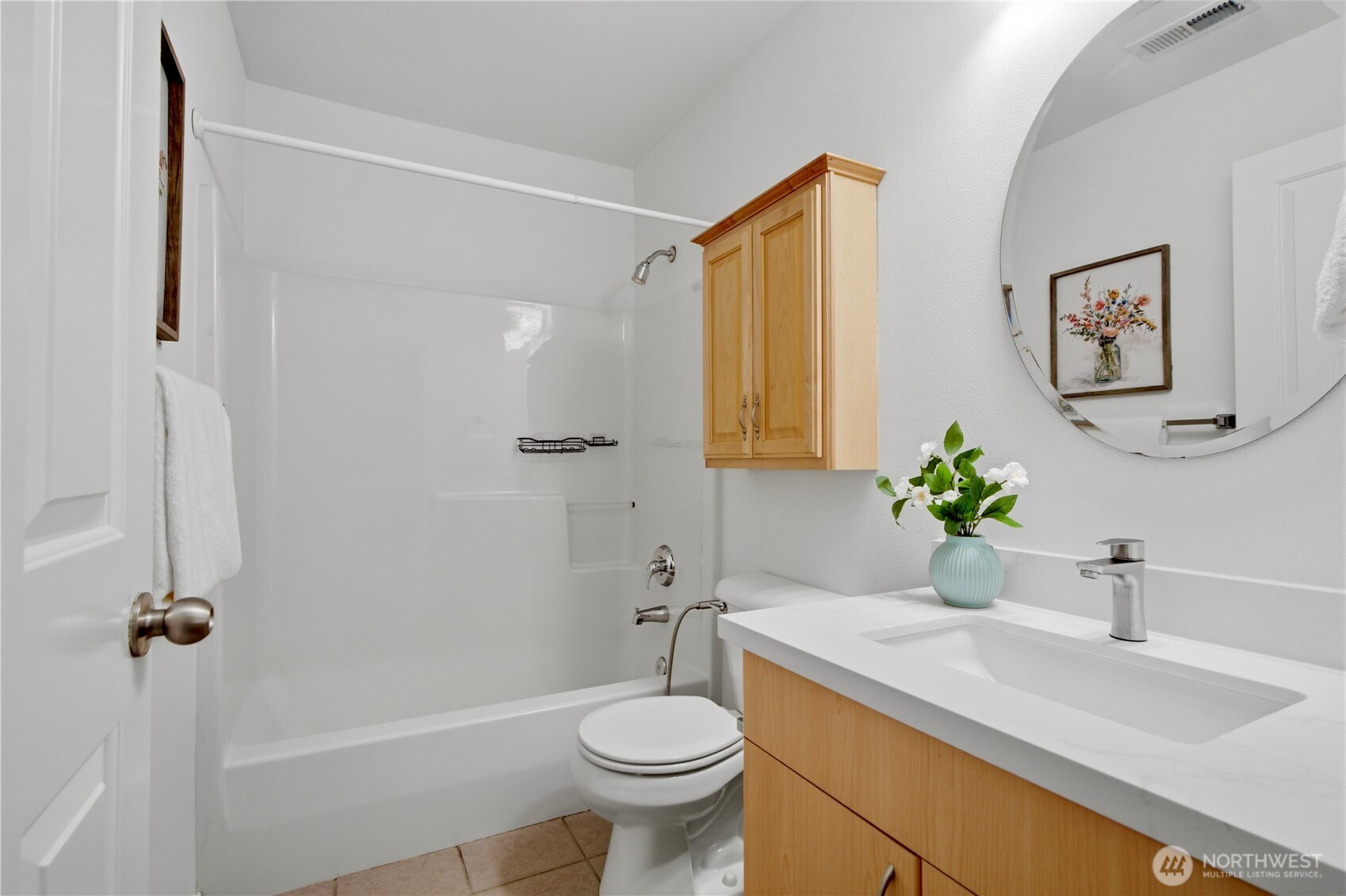 18275 NE 97th Way #103, Redmond, WA 98052