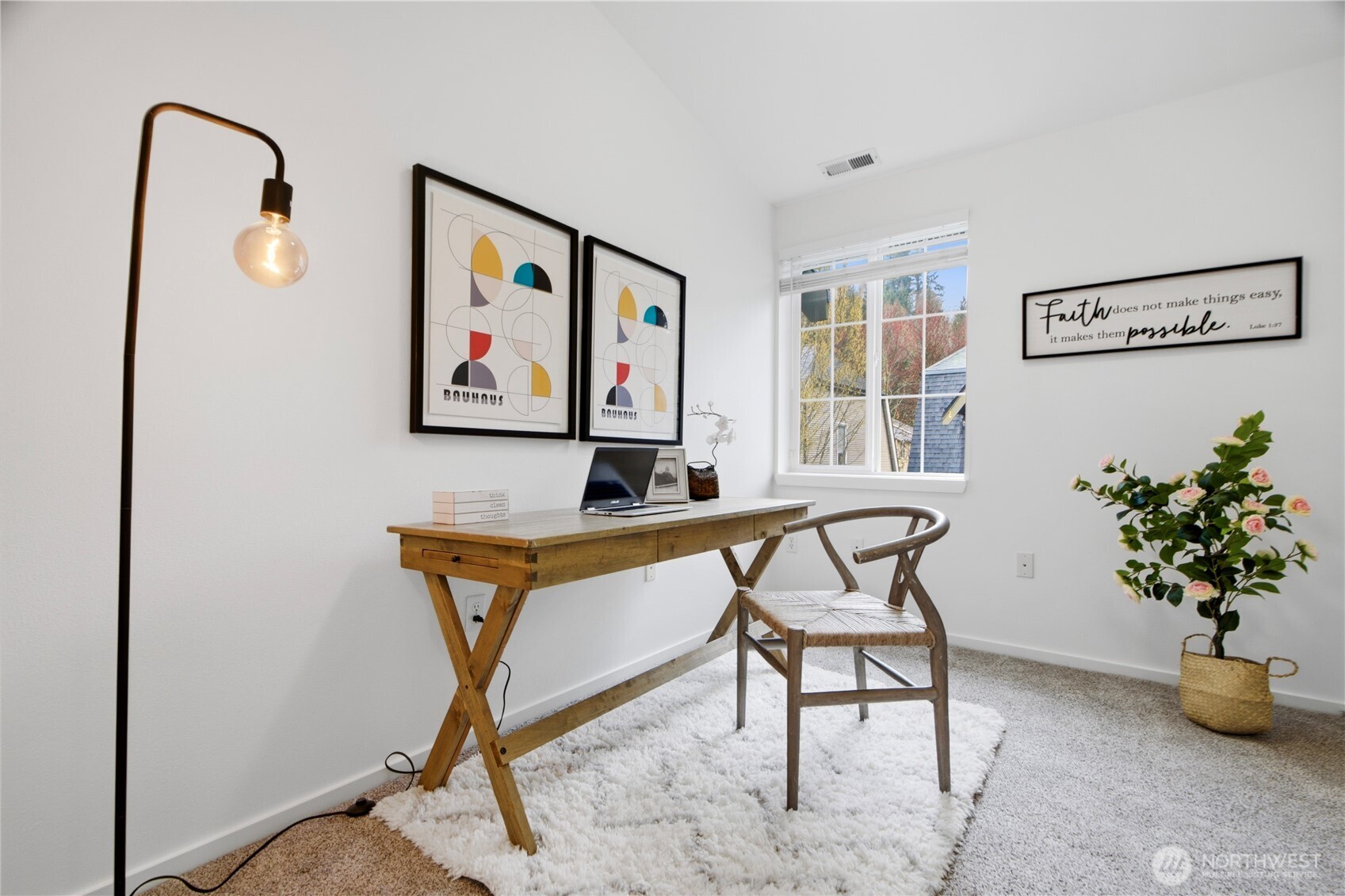 18275 NE 97th Way #103, Redmond, WA 98052