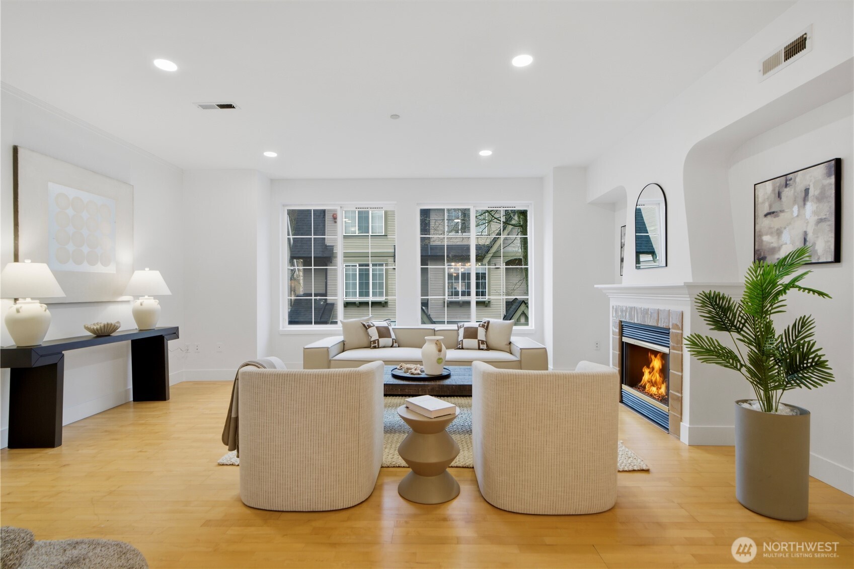 18275 NE 97th Way #103, Redmond, WA 98052