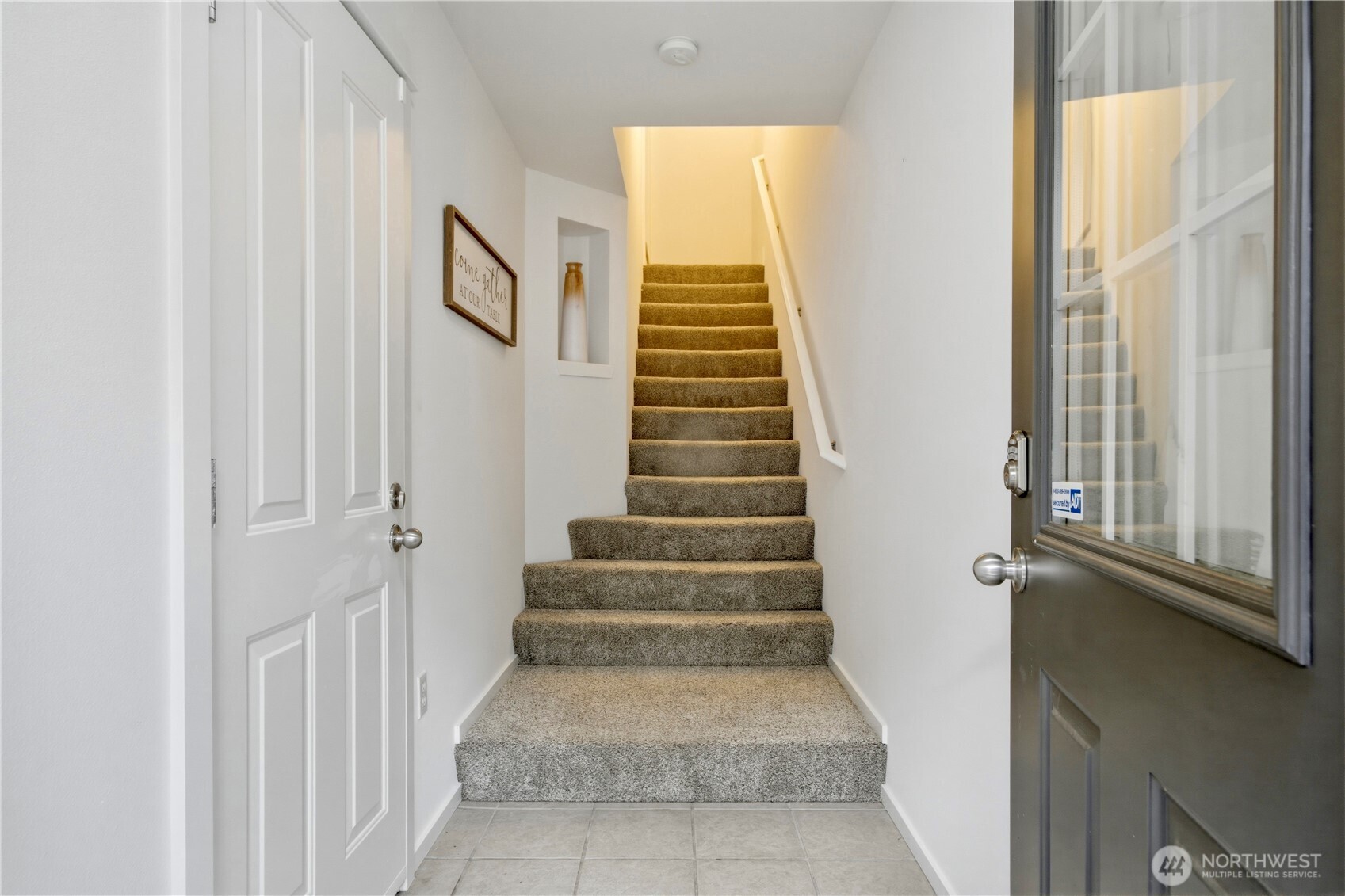 18275 NE 97th Way #103, Redmond, WA 98052