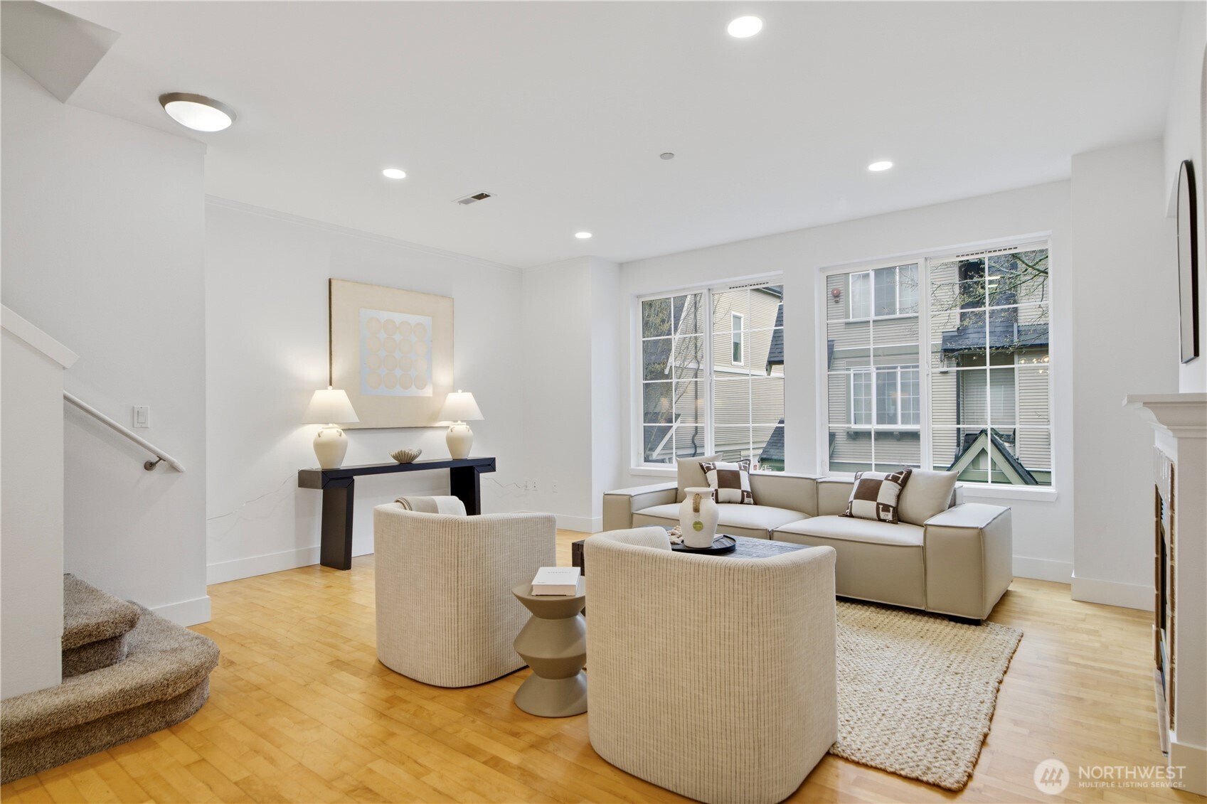 18275 NE 97th Way #103, Redmond, WA 98052