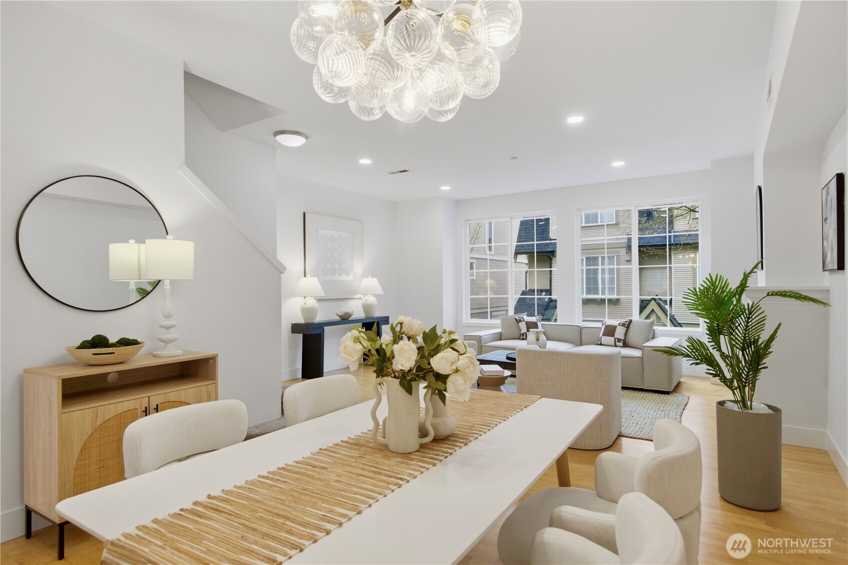 18275 NE 97th Way #103, Redmond, WA 98052