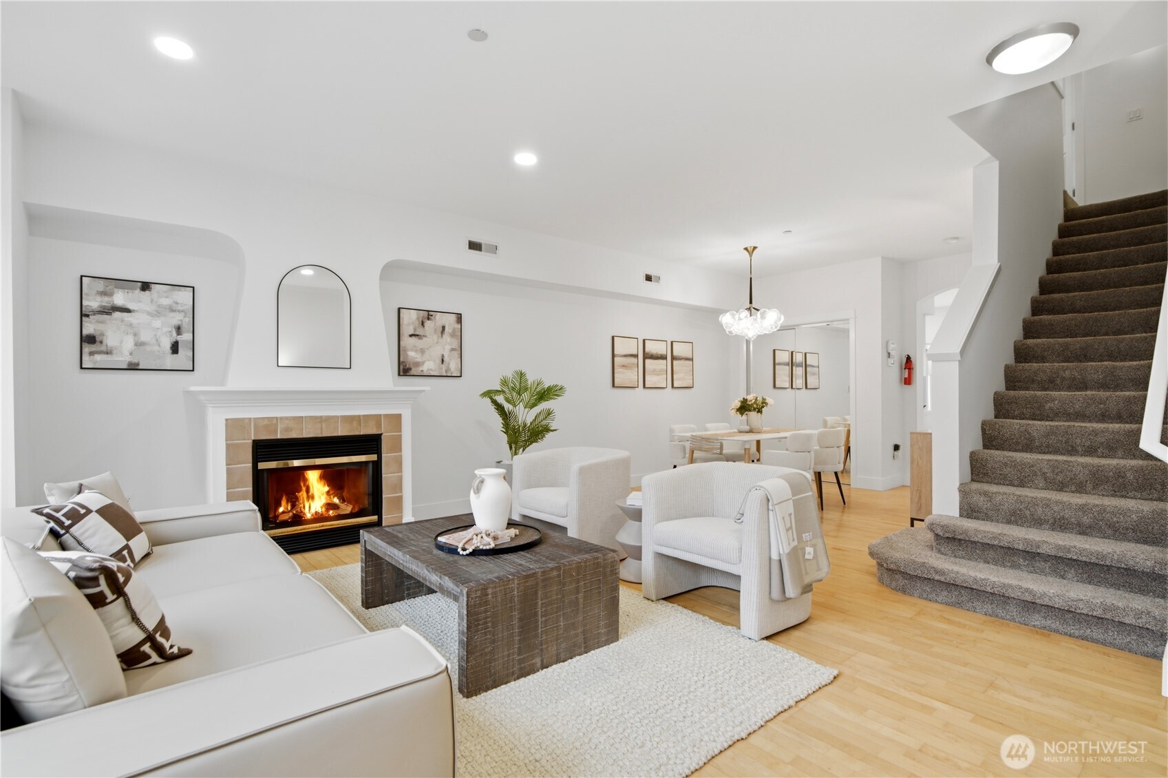 18275 NE 97th Way #103, Redmond, WA 98052