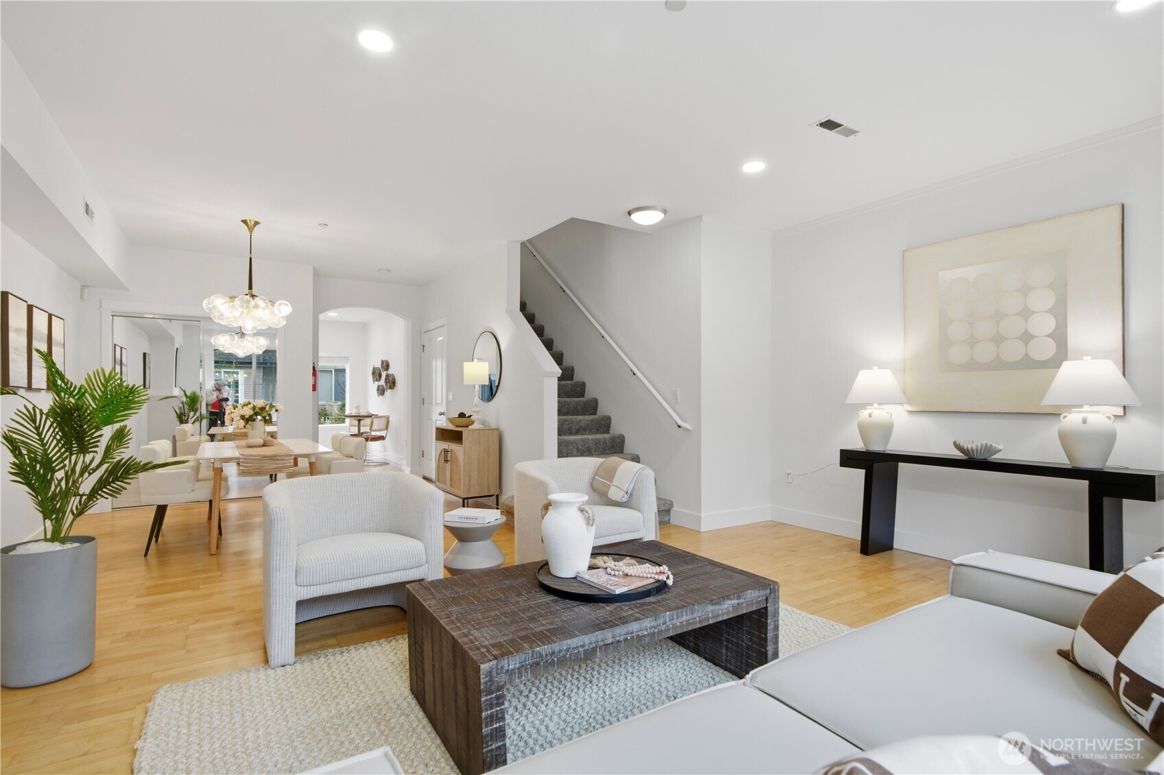 18275 NE 97th Way #103, Redmond, WA 98052