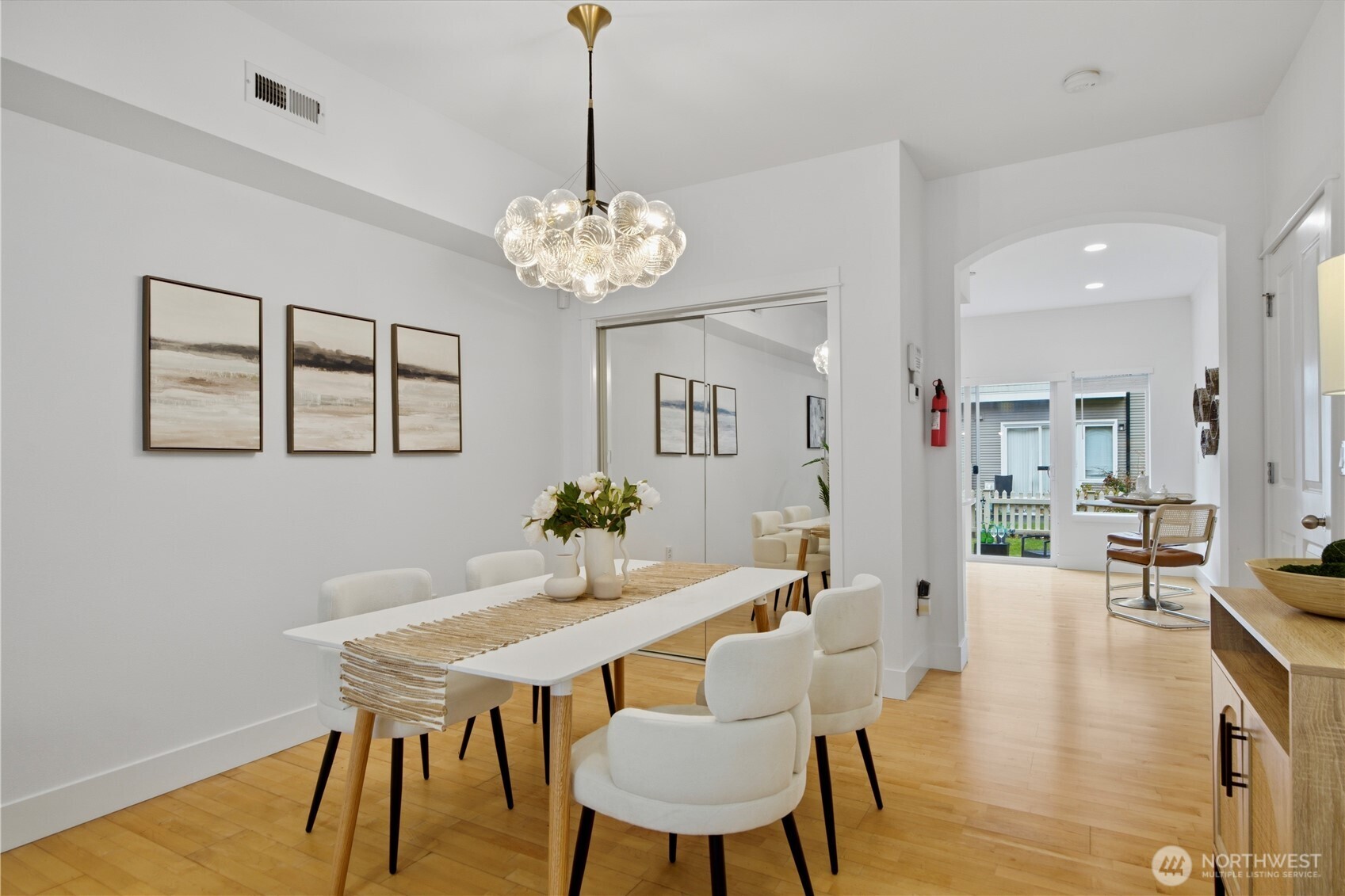 18275 NE 97th Way #103, Redmond, WA 98052