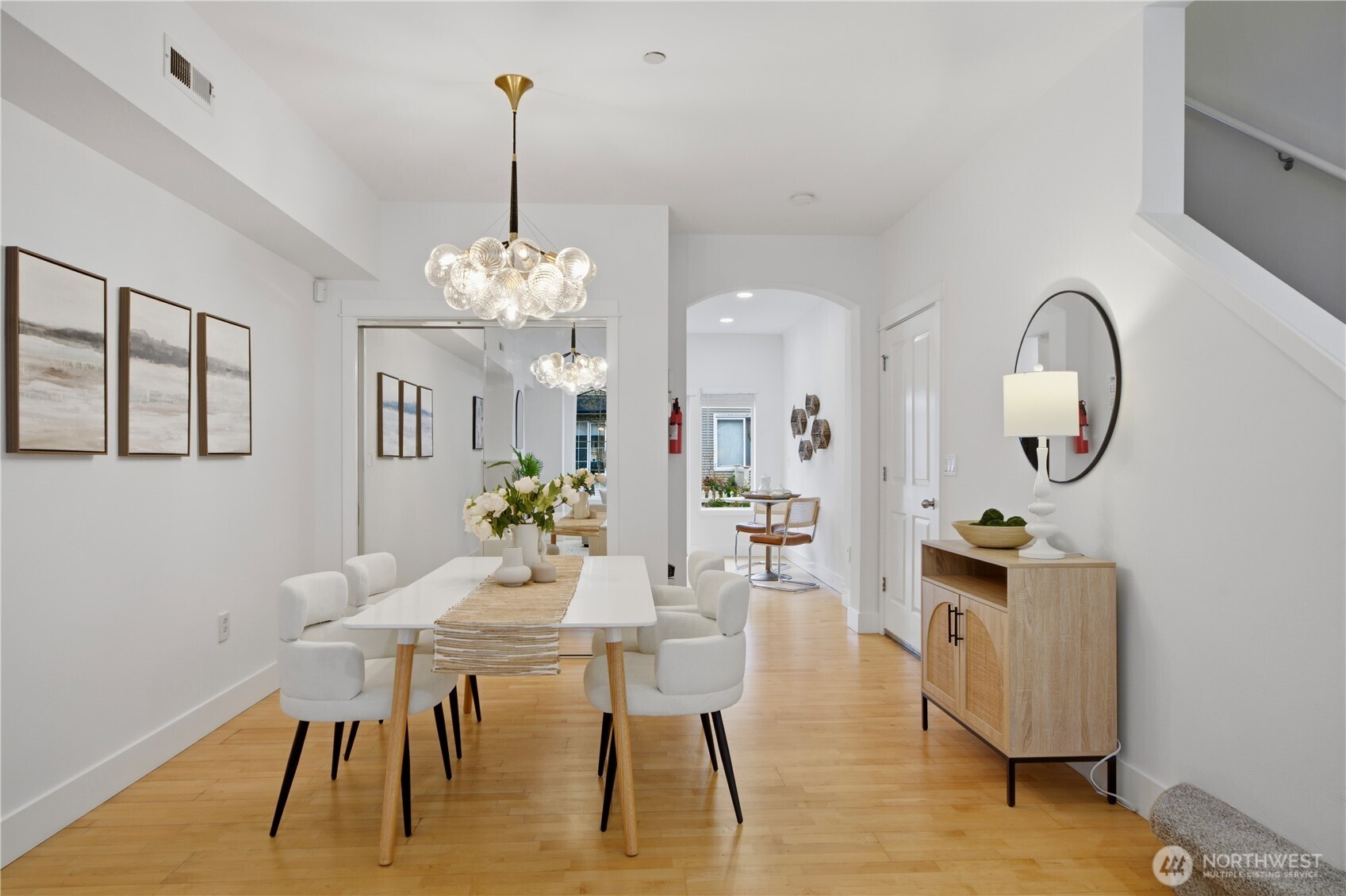 18275 NE 97th Way #103, Redmond, WA 98052