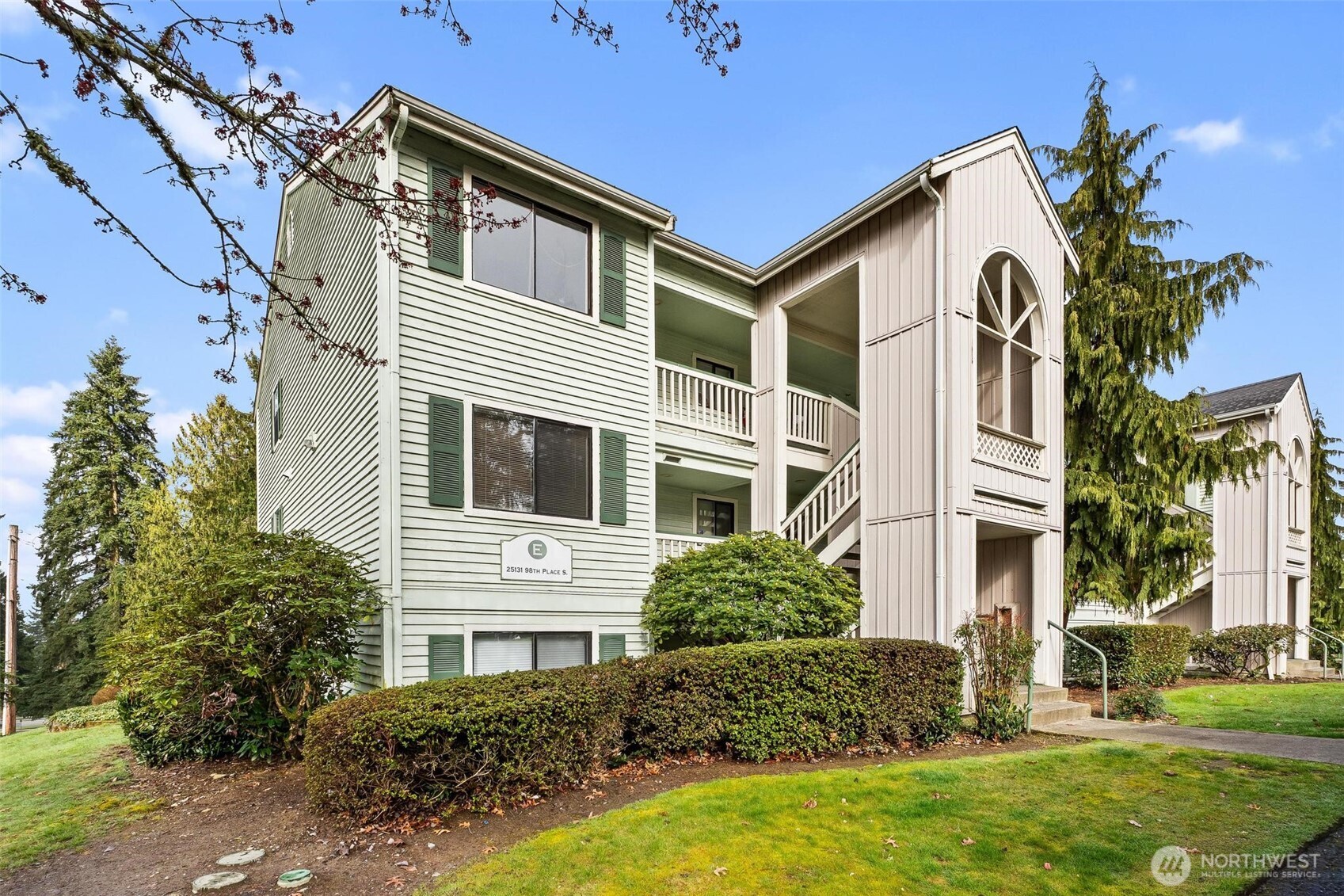 25131 98th Place S #E201, Kent, WA 98030