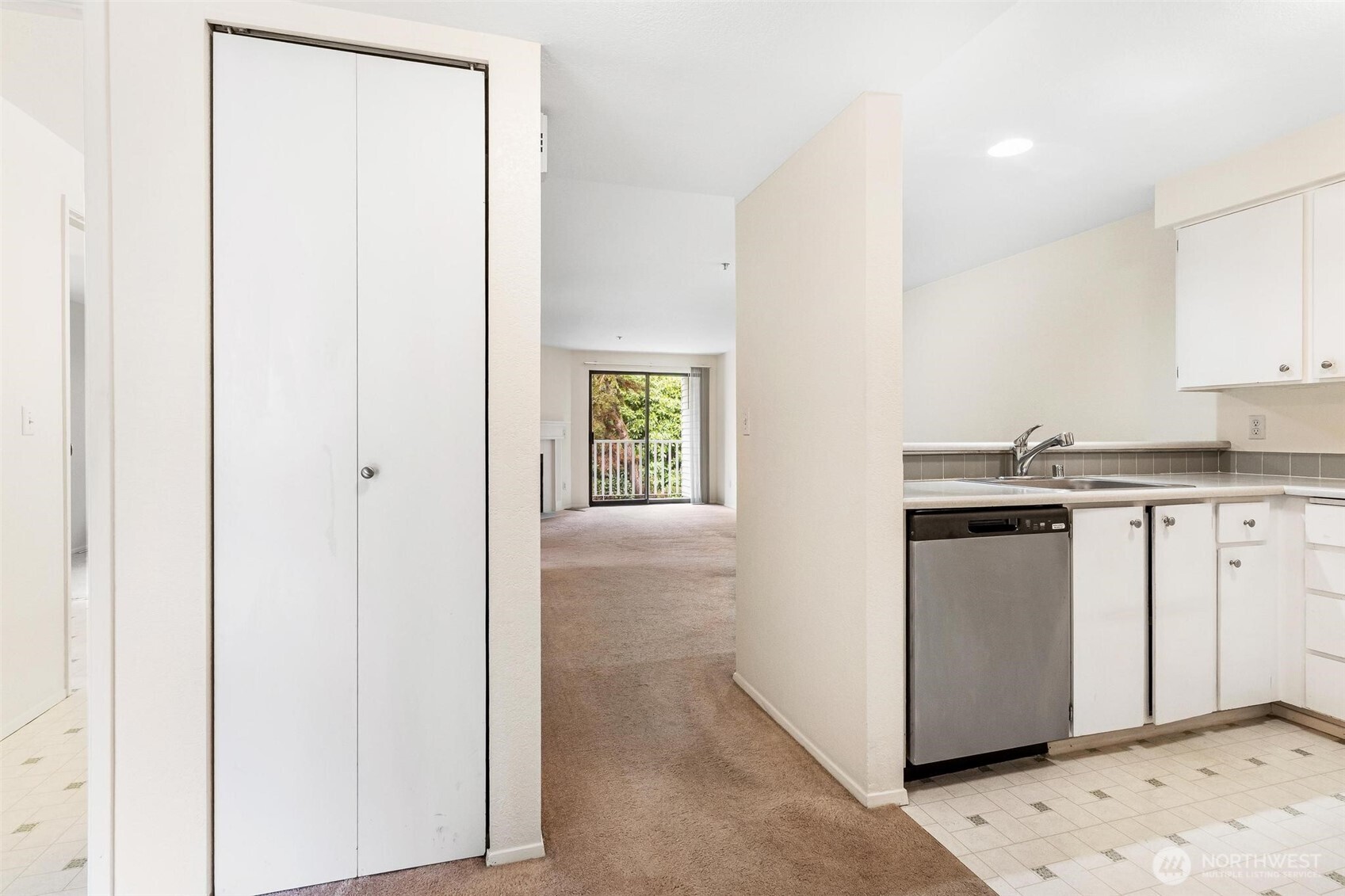 25131 98th Place S #E201, Kent, WA 98030