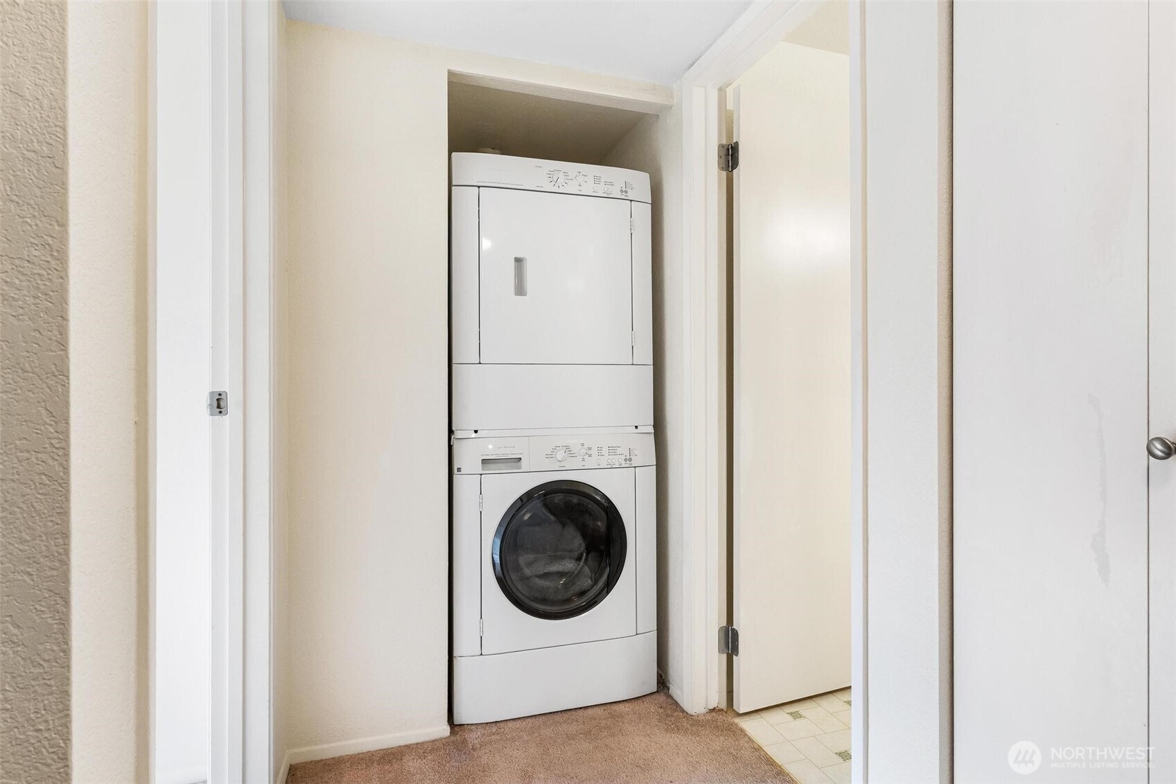 25131 98th Place S #E201, Kent, WA 98030