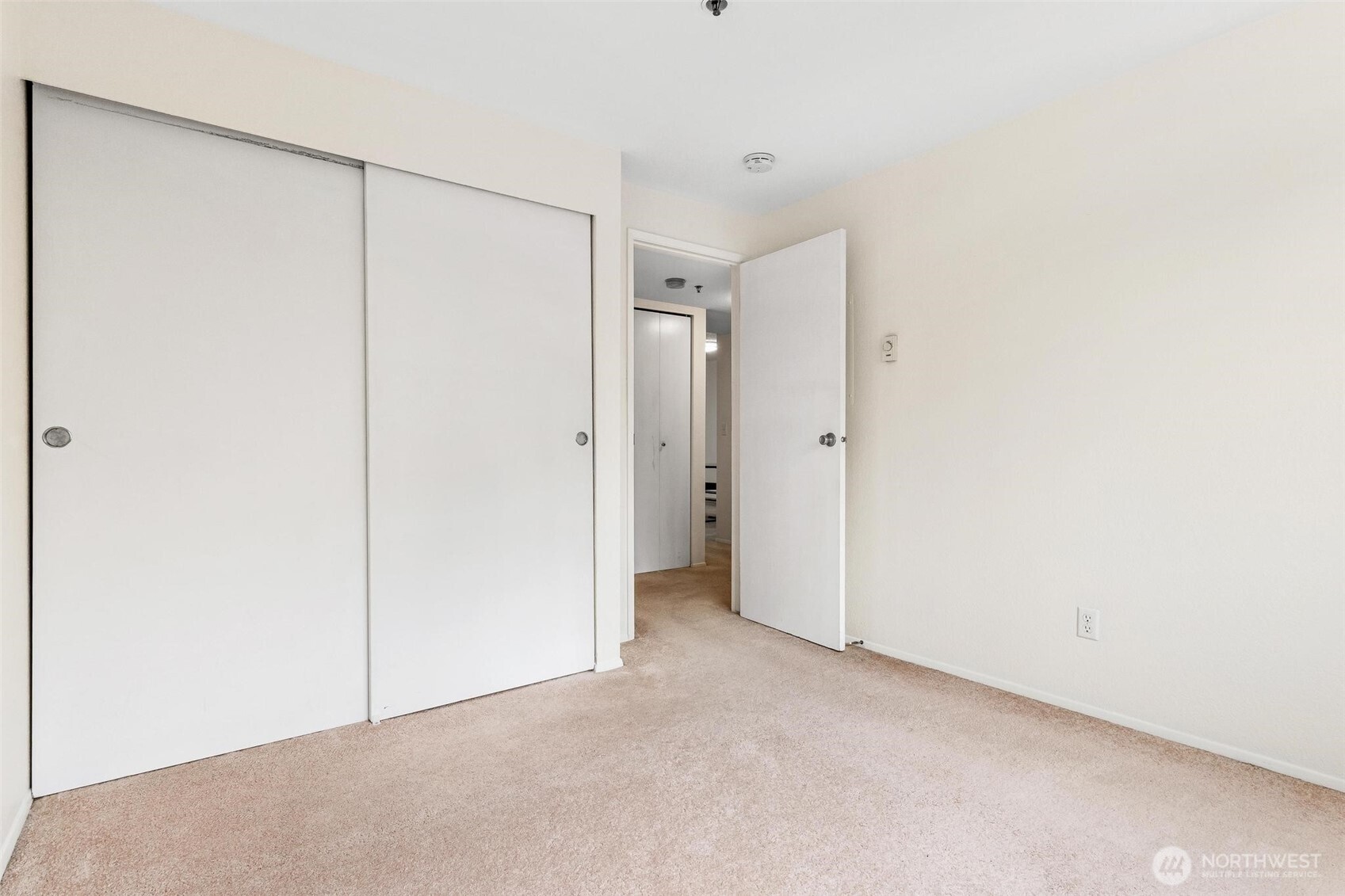 25131 98th Place S #E201, Kent, WA 98030