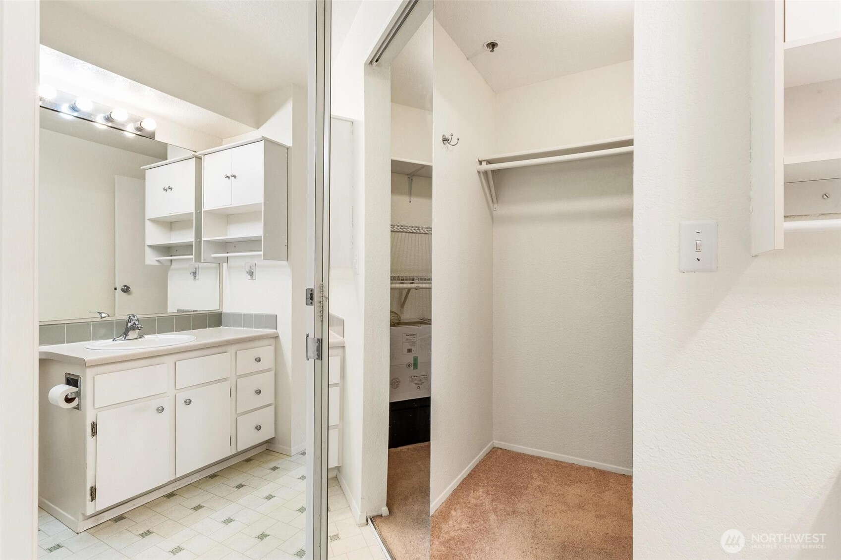 25131 98th Place S #E201, Kent, WA 98030