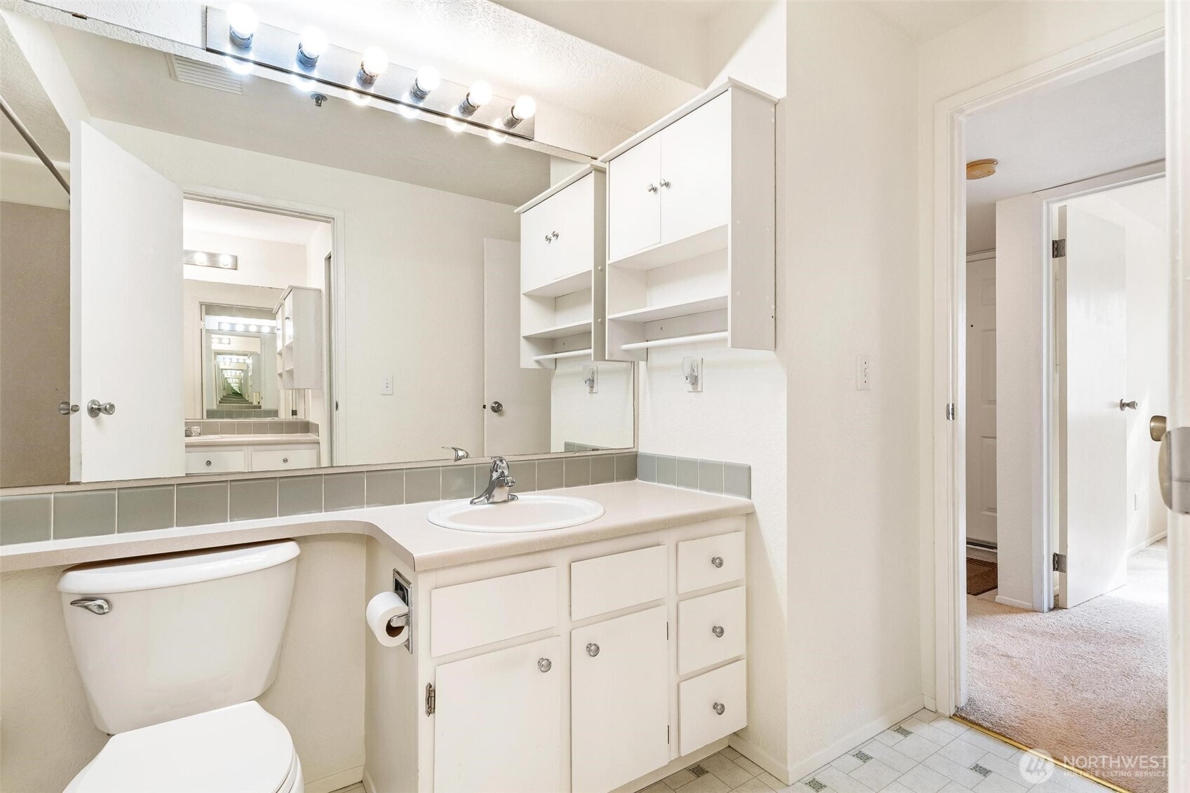 25131 98th Place S #E201, Kent, WA 98030