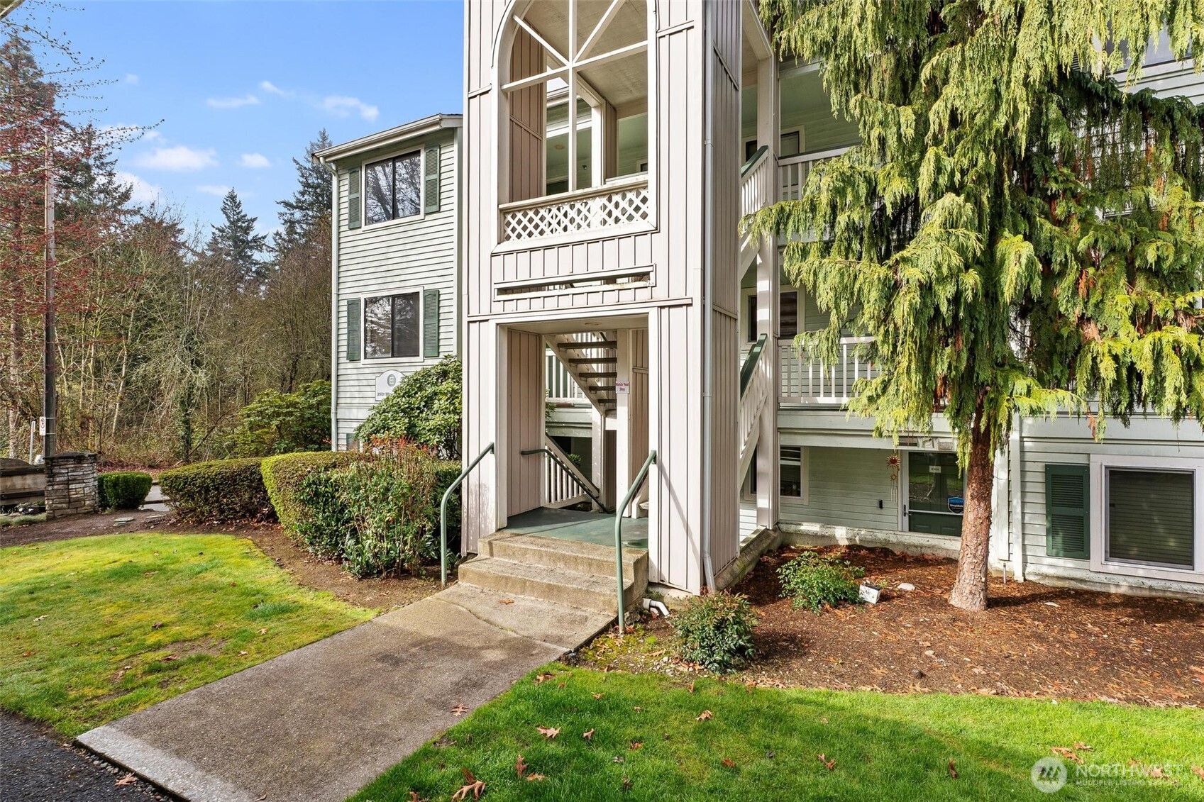 25131 98th Place S #E201, Kent, WA 98030