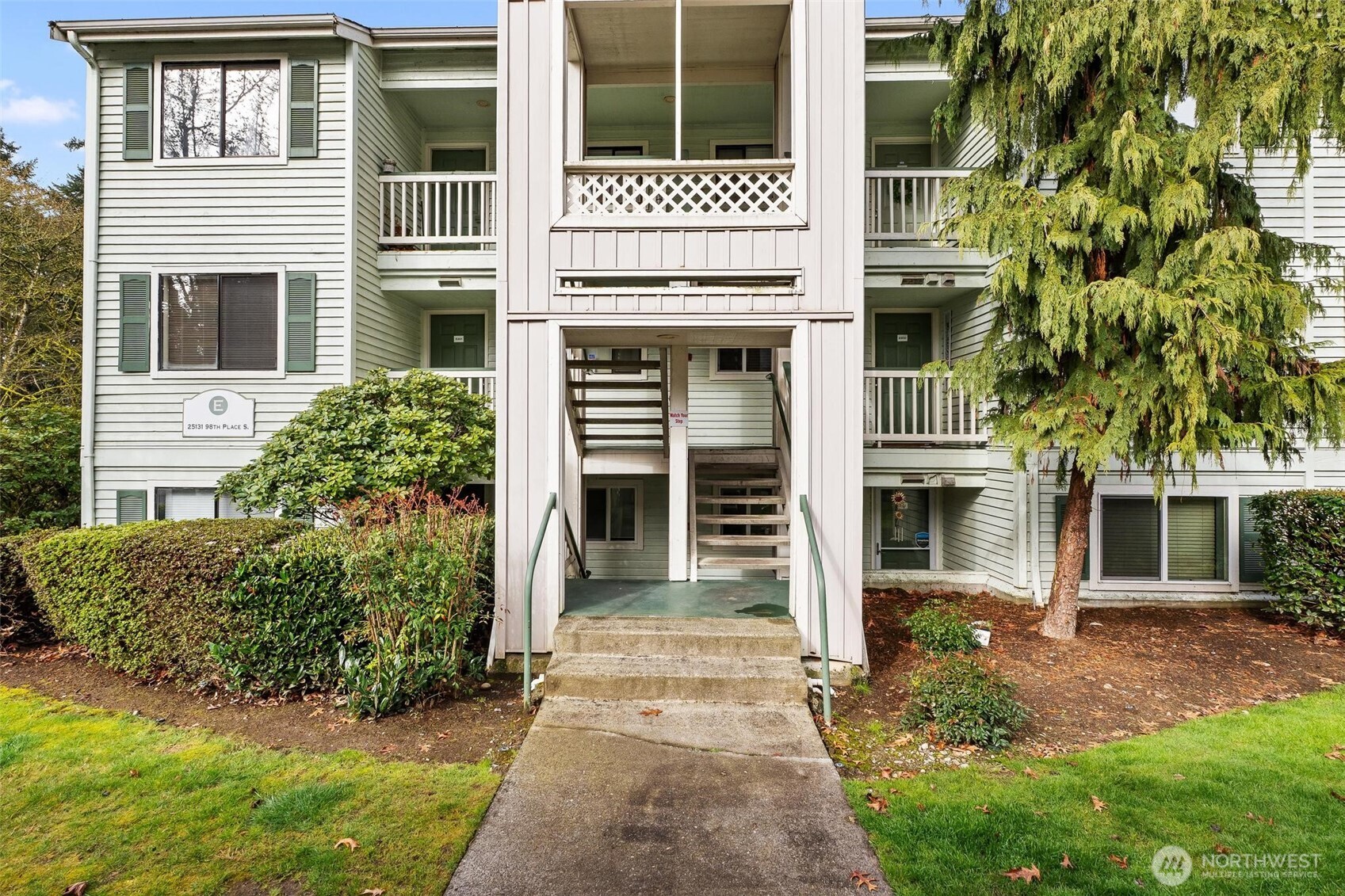 25131 98th Place S #E201, Kent, WA 98030