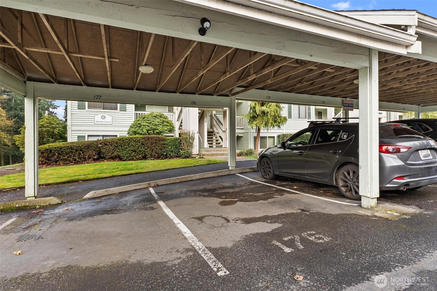 25131 98th Place S #E201, Kent, WA 98030