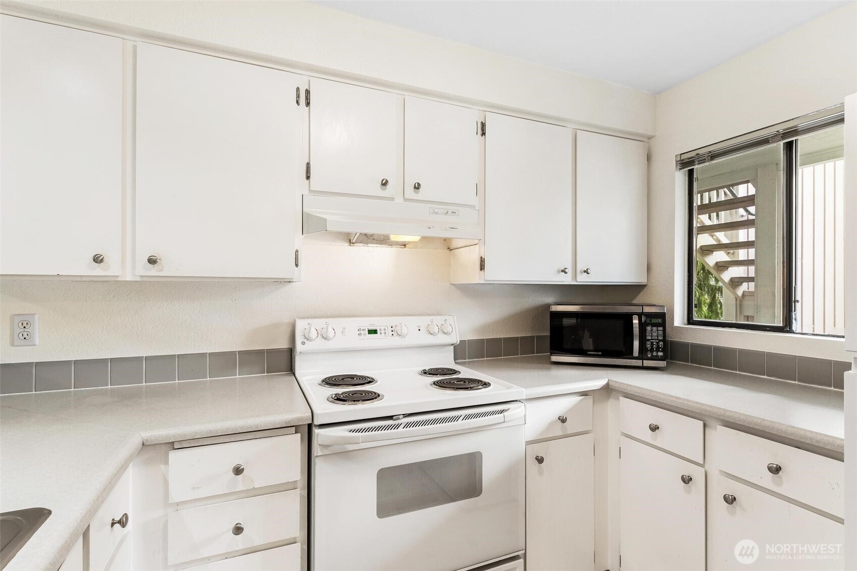 25131 98th Place S #E201, Kent, WA 98030